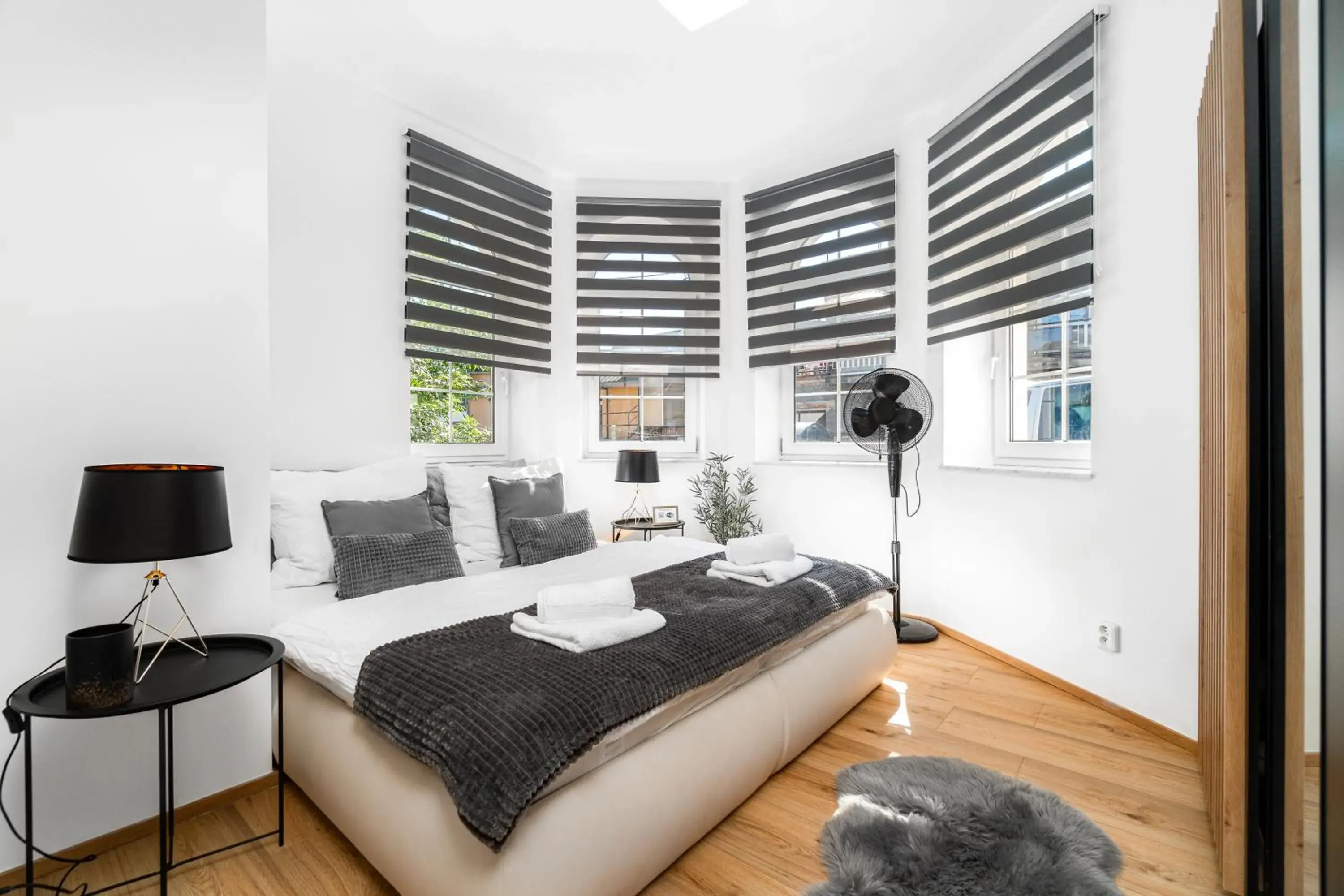 Beautiful Apartments With Parking In a Quiet Location Beautiful Apartments With Parking In a Quiet Location