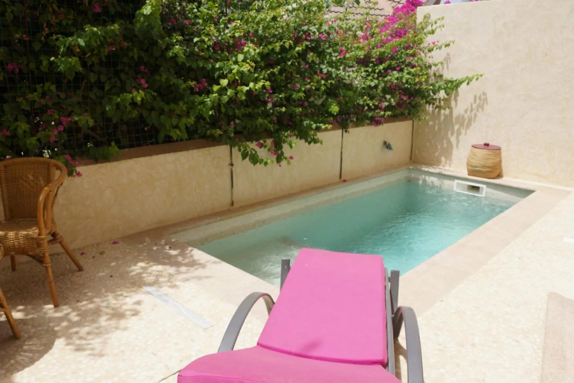 Patio in HOTEL Le Clos Des Papillons