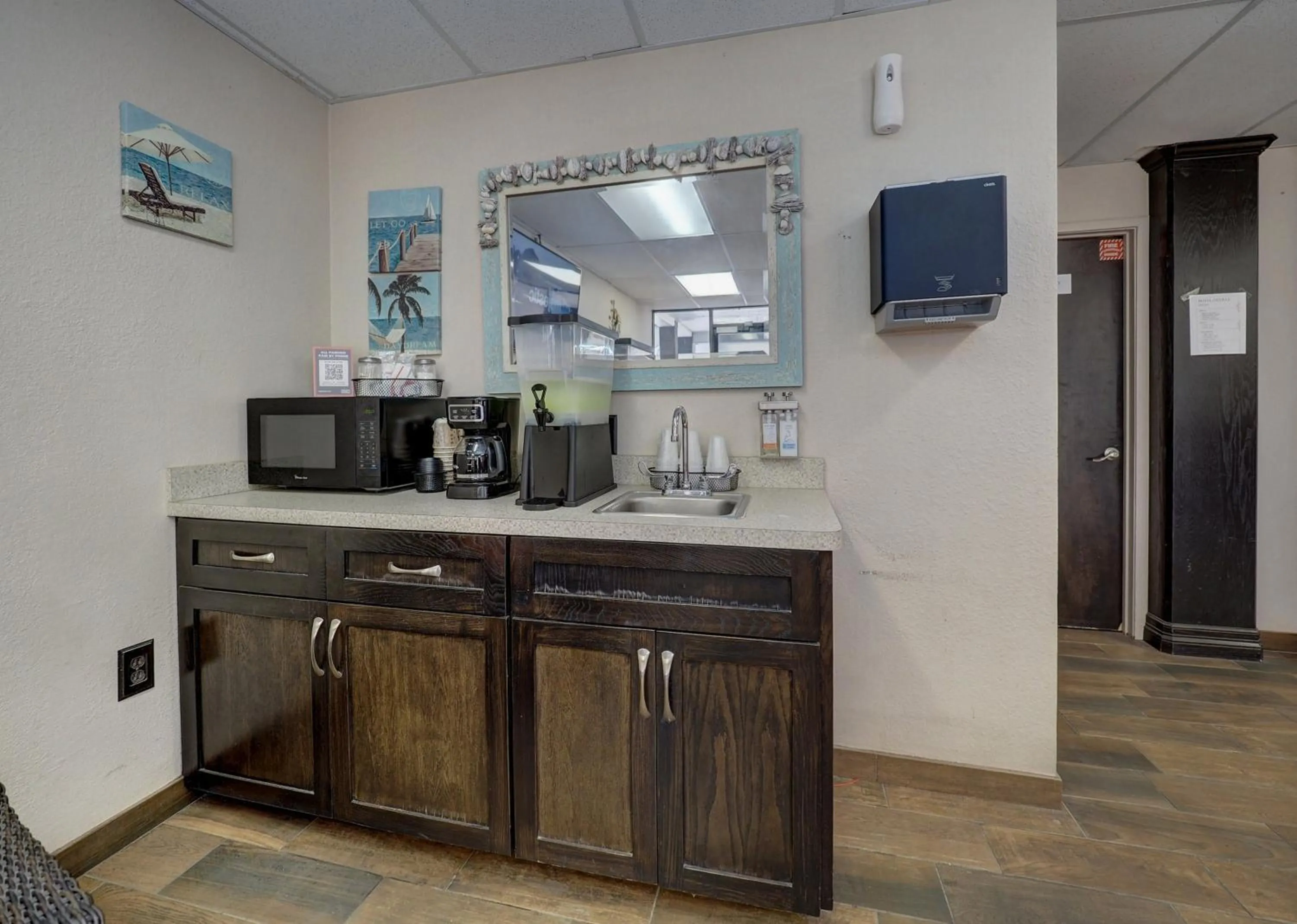 TV and multimedia in Hotel DeVille