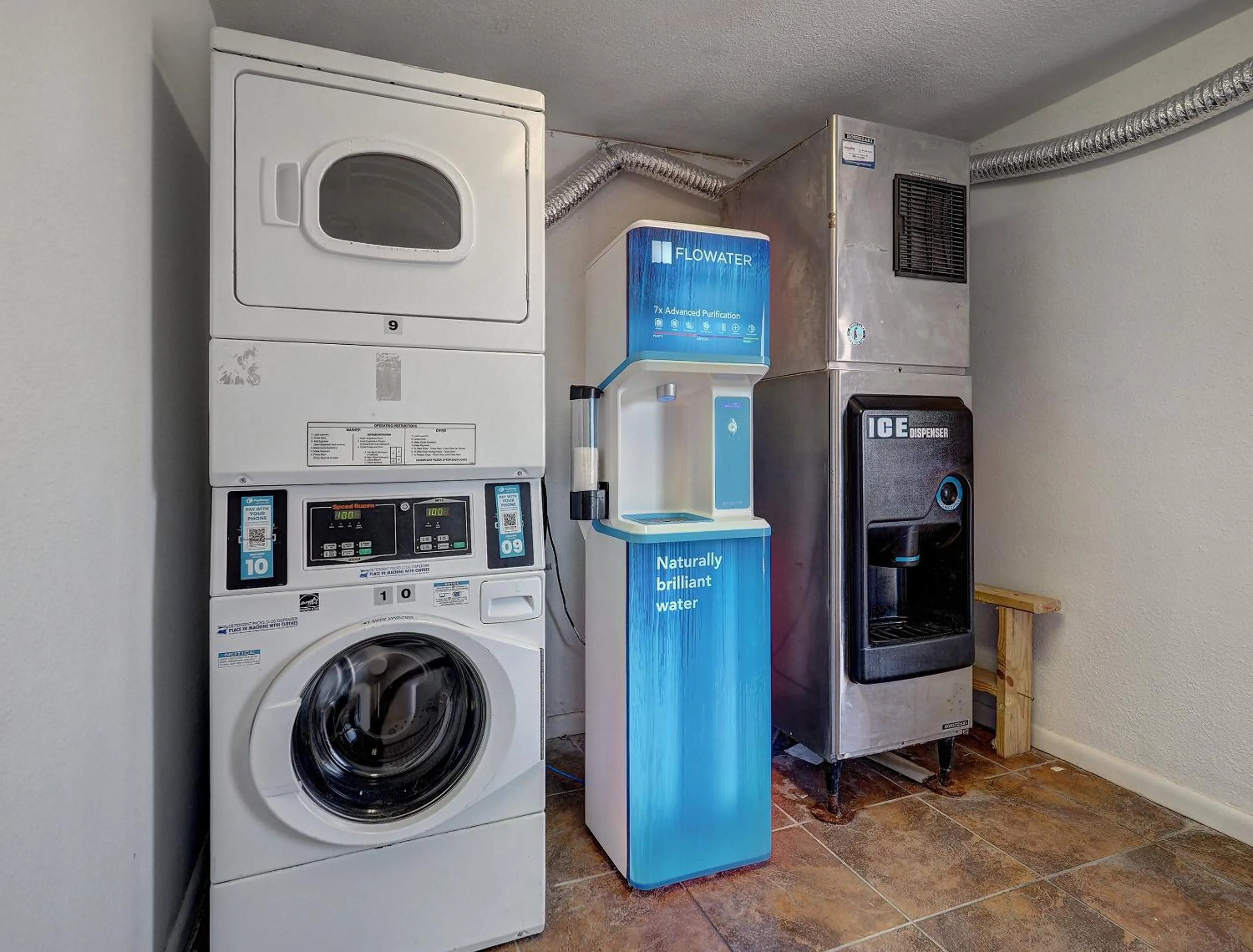 washing machine in Hotel DeVille