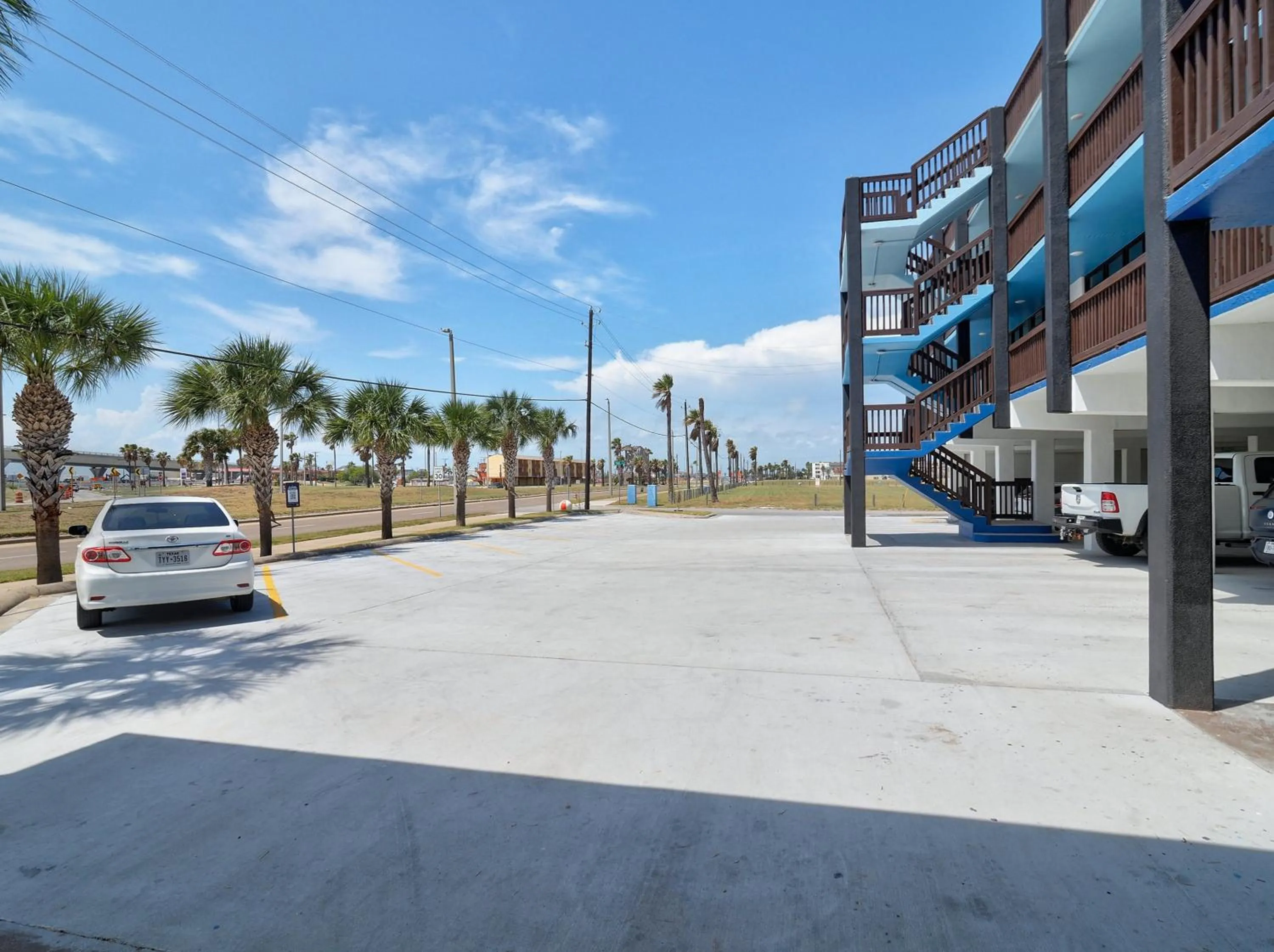 Parking in Hotel DeVille