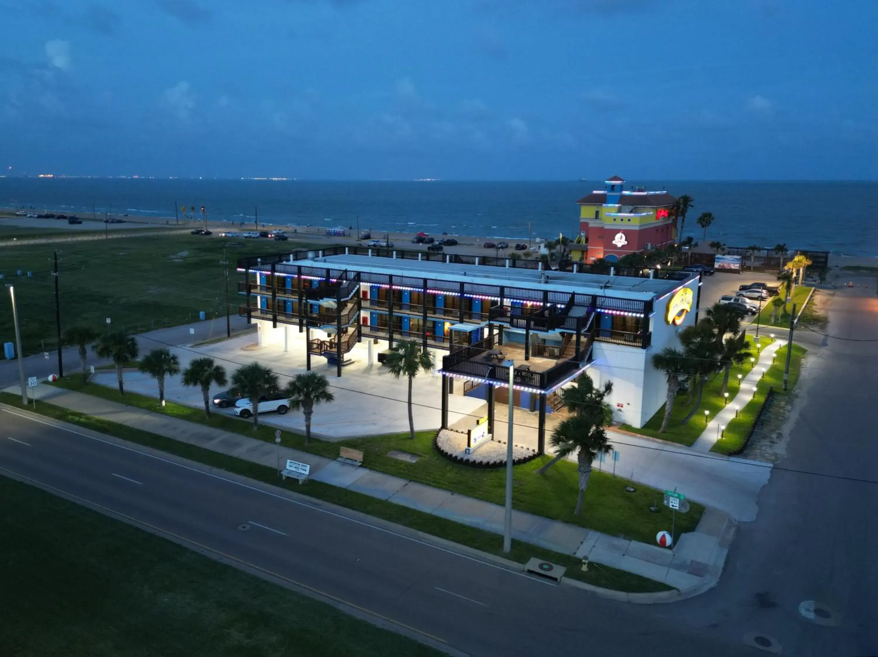 Restaurant/places to eat in Hotel DeVille Restaurant/places to eat in Hotel DeVille