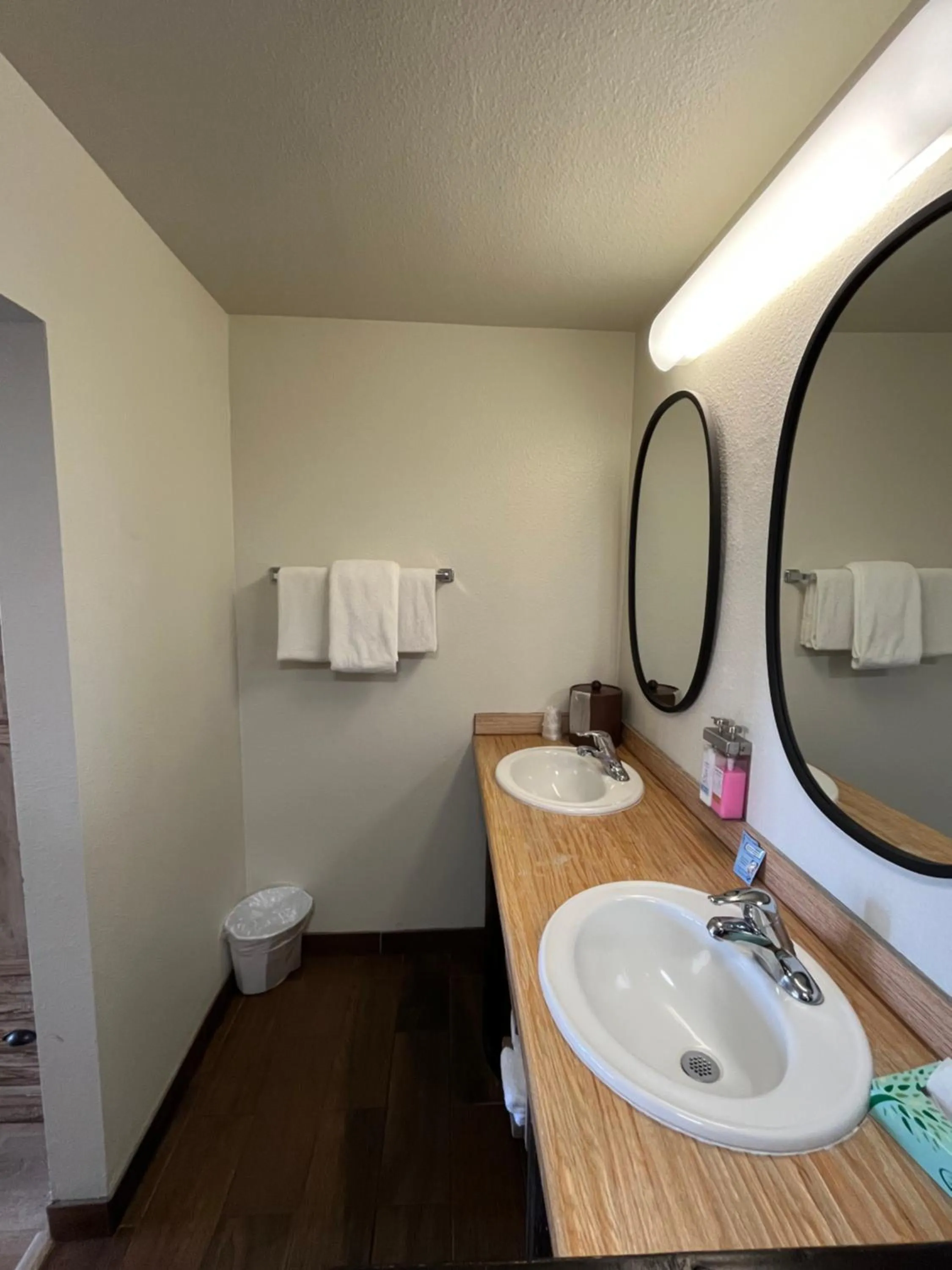 Toilet in Hotel DeVille