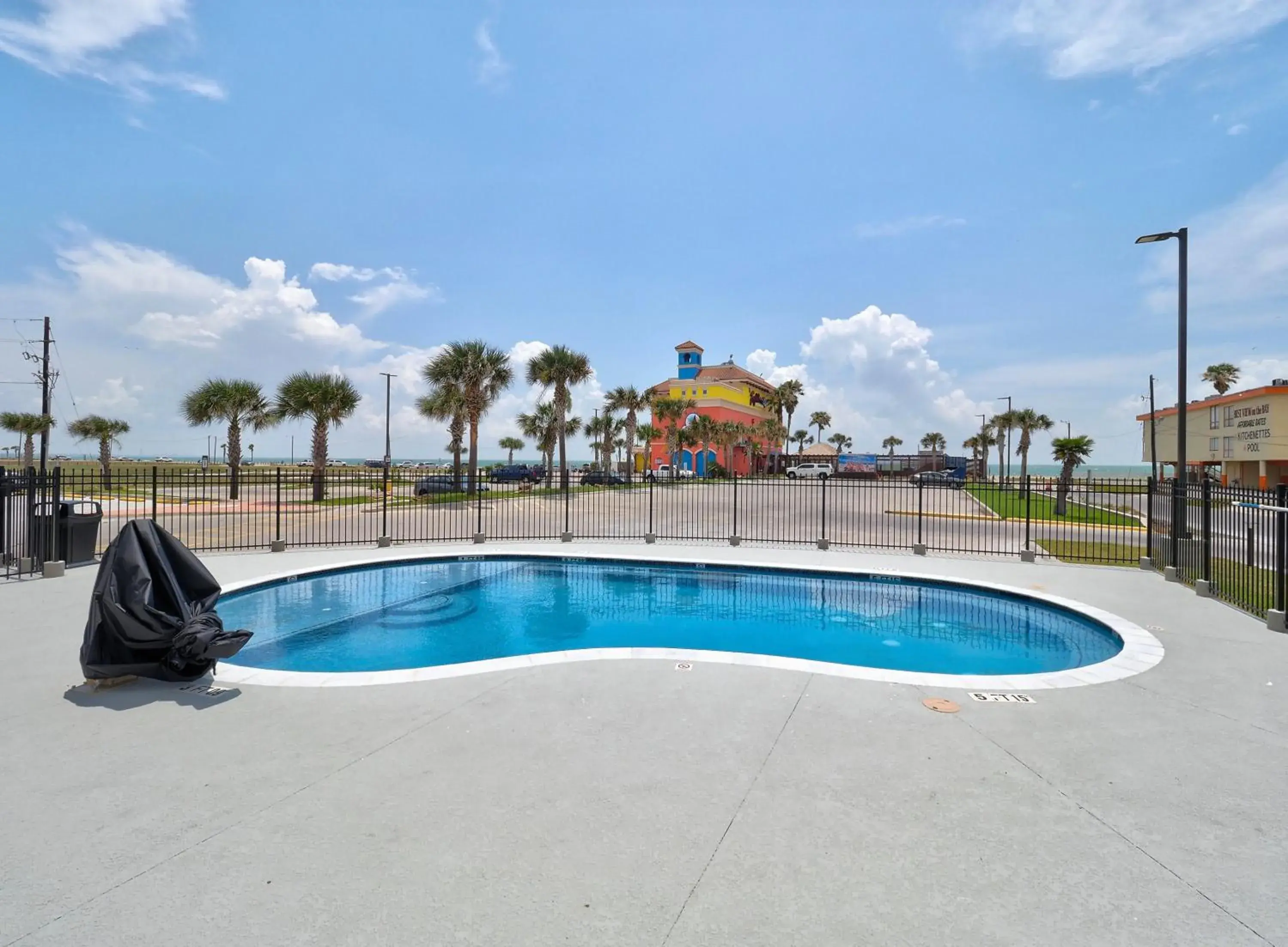 Swimming pool in Hotel DeVille Swimming pool in Hotel DeVille
