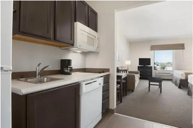 2 Queen Beds, Mobility/Hearing Accessible Suite, Bathtub w/ Grab Bars, Non-Smoking in Baymont by Wyndham Cotulla 2 Queen Beds, Mobility/Hearing Accessible Suite, Bathtub w/ Grab Bars, Non-Smoking in Baymont by Wyndham Cotulla