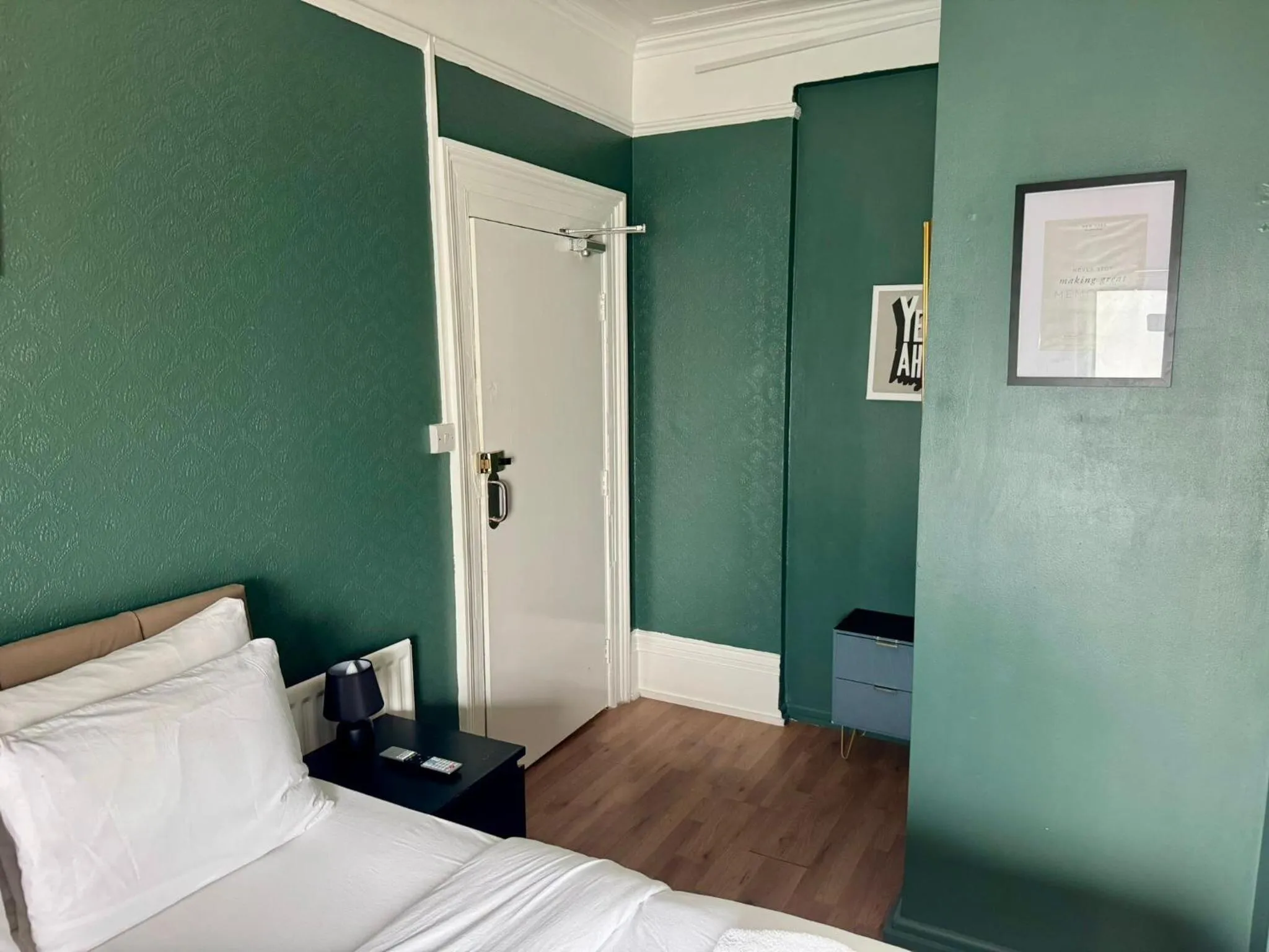 Bedroom, Bed in Number 19 Brighton