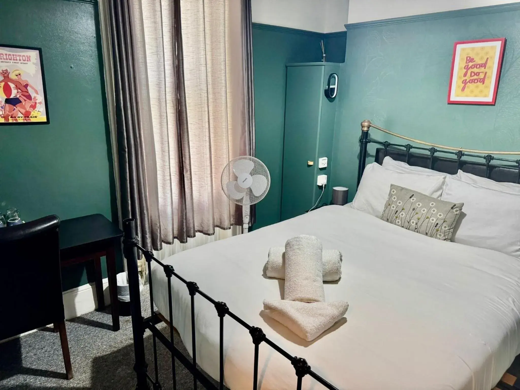 Bedroom, Bed in Number 19 Brighton Bedroom, Bed in Number 19 Brighton