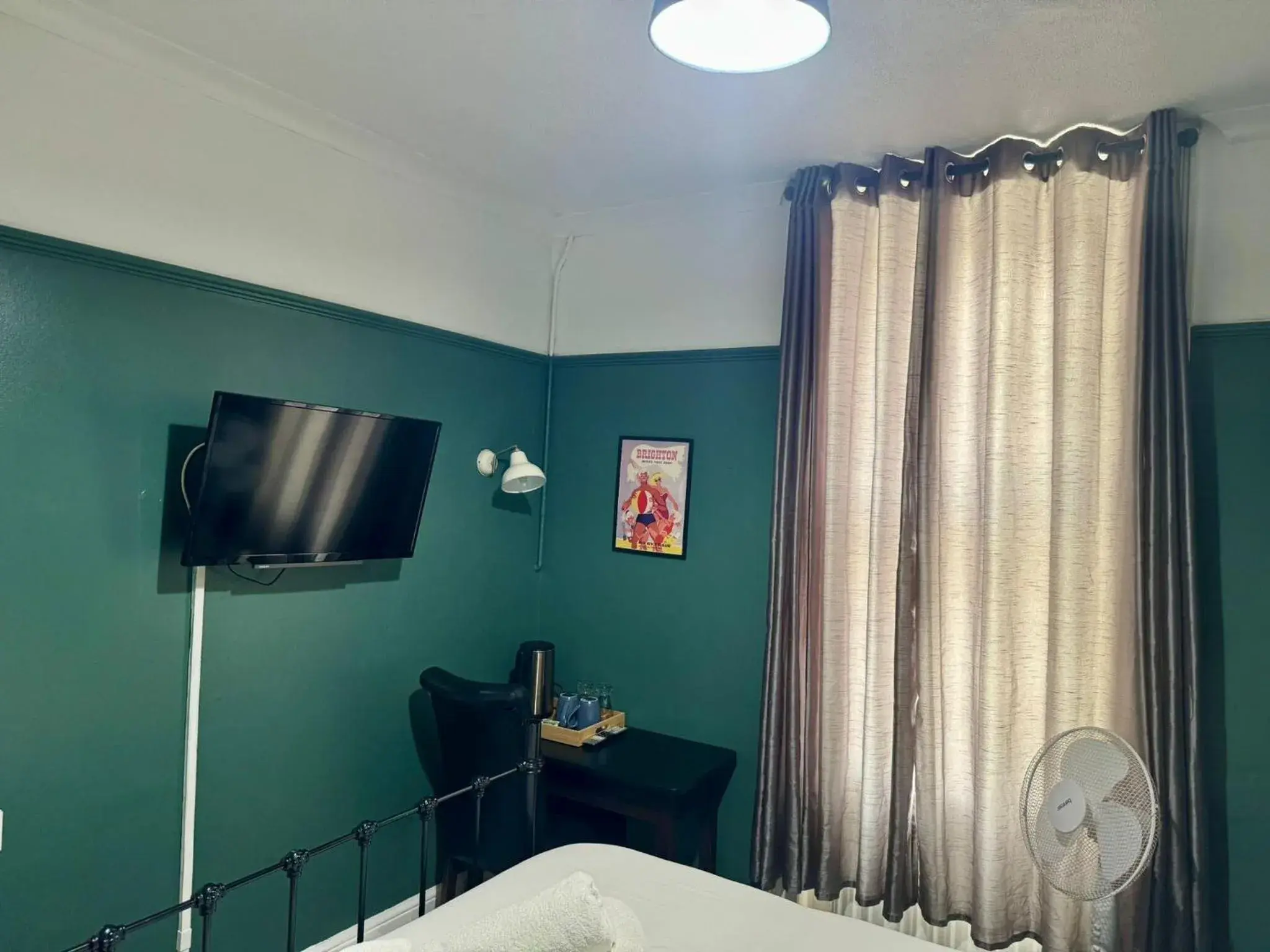 Bedroom, Bed in Number 19 Brighton Bedroom, Bed in Number 19 Brighton