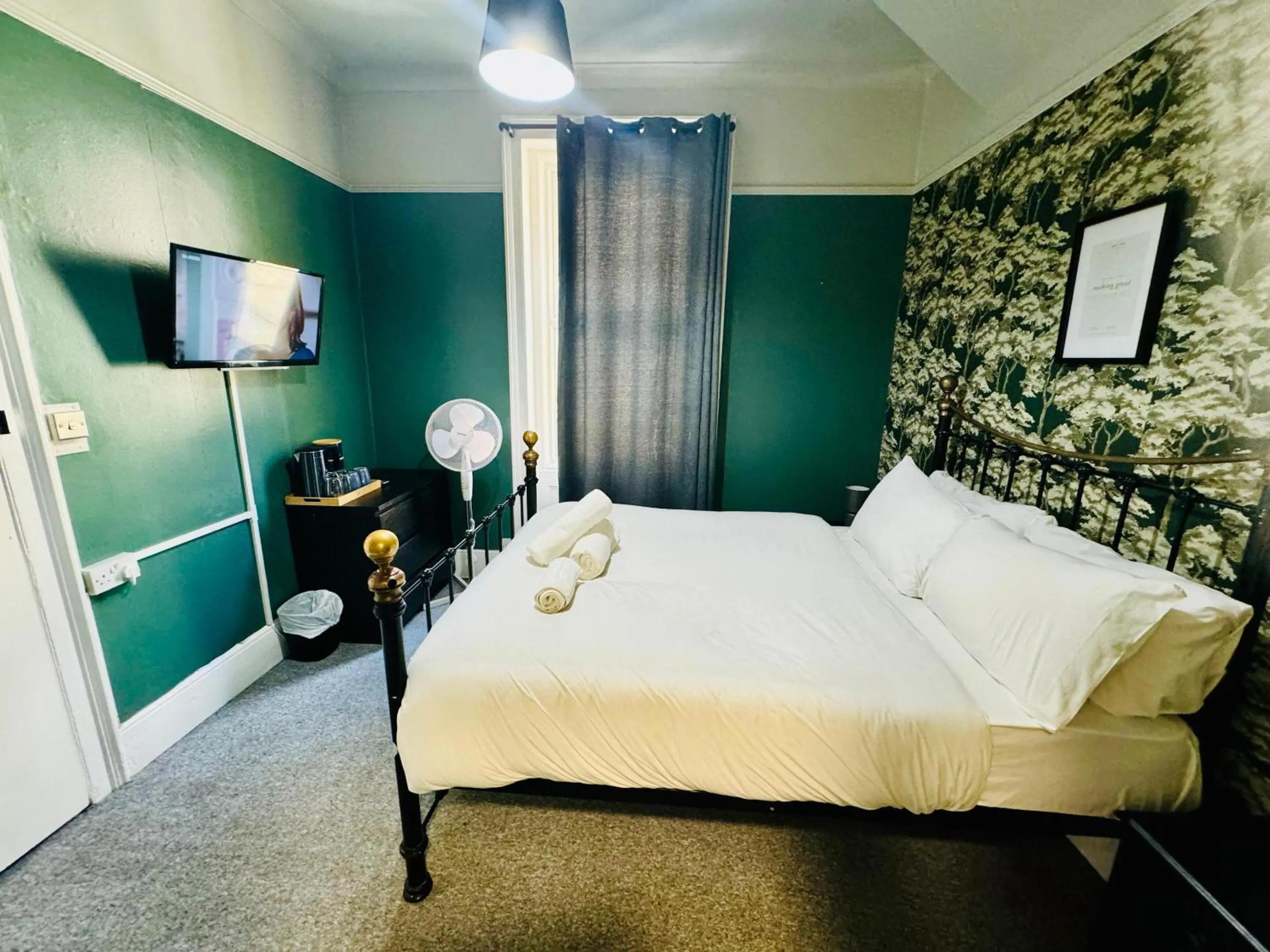 Bedroom, Bed in Number 19 Brighton