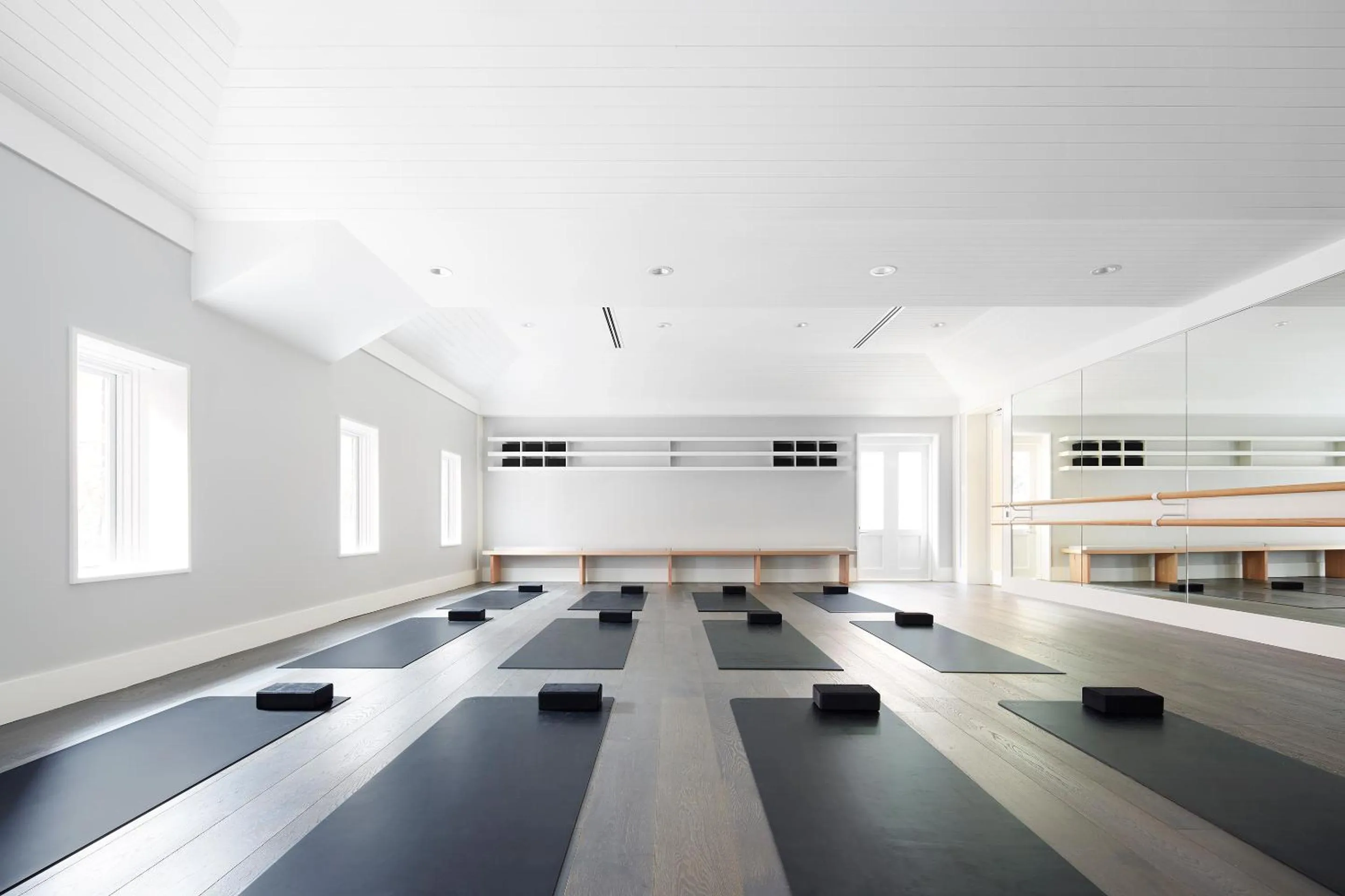 Fitness centre/facilities in Brassey Hotel