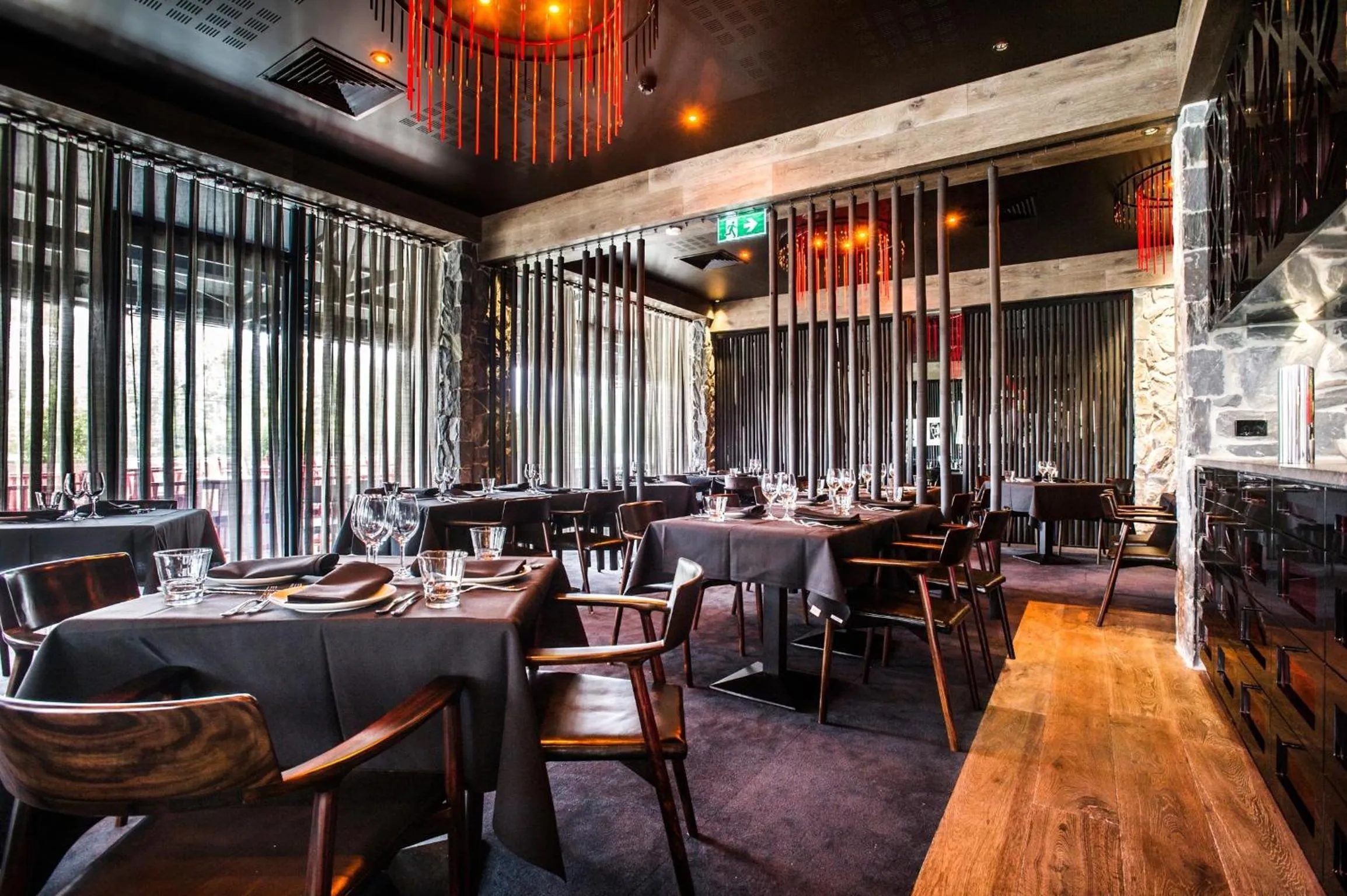 Restaurant/places to eat in Brassey Hotel