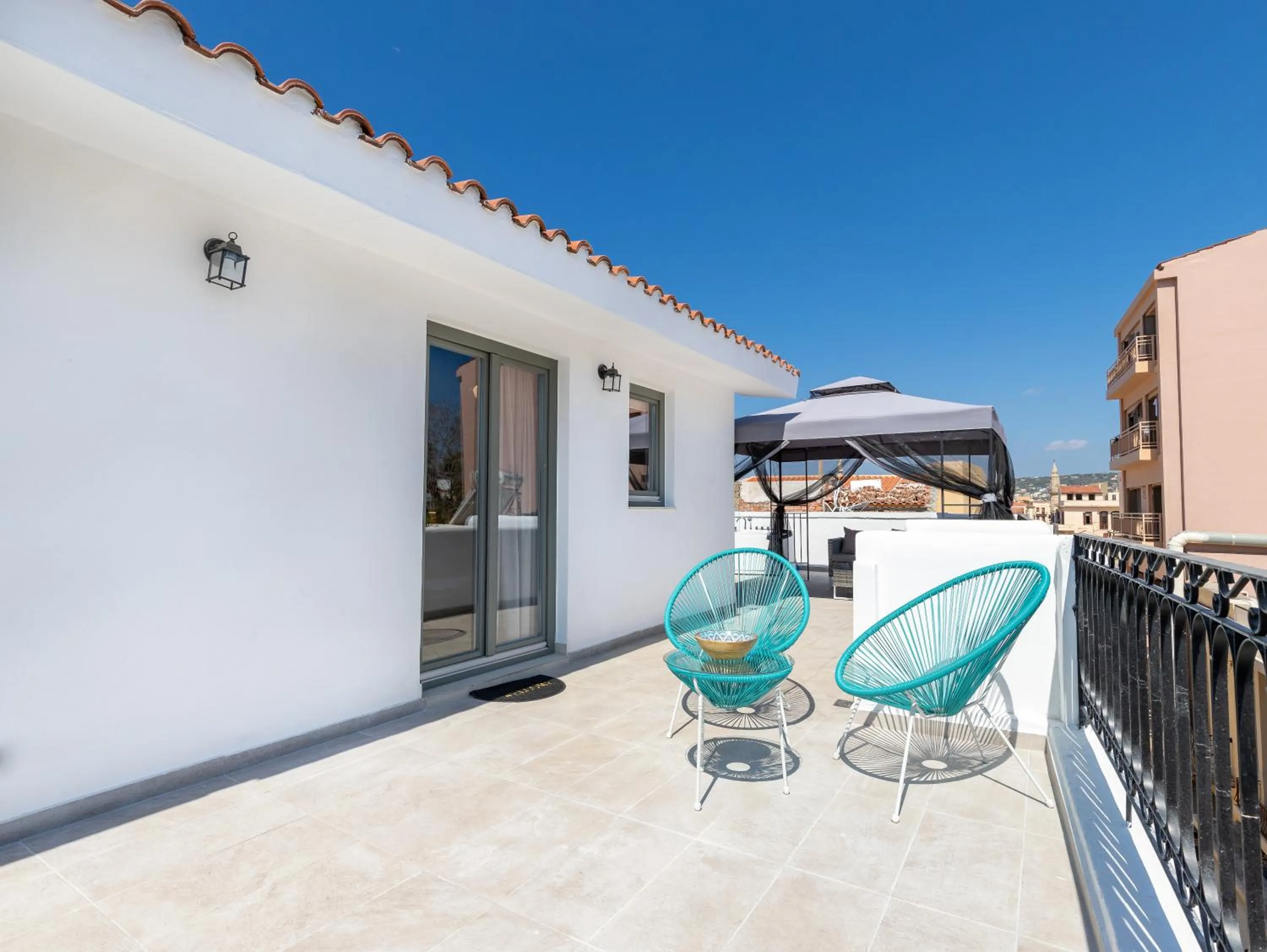Balcony/Terrace in Metropolitan Pearl Boutique Hotel