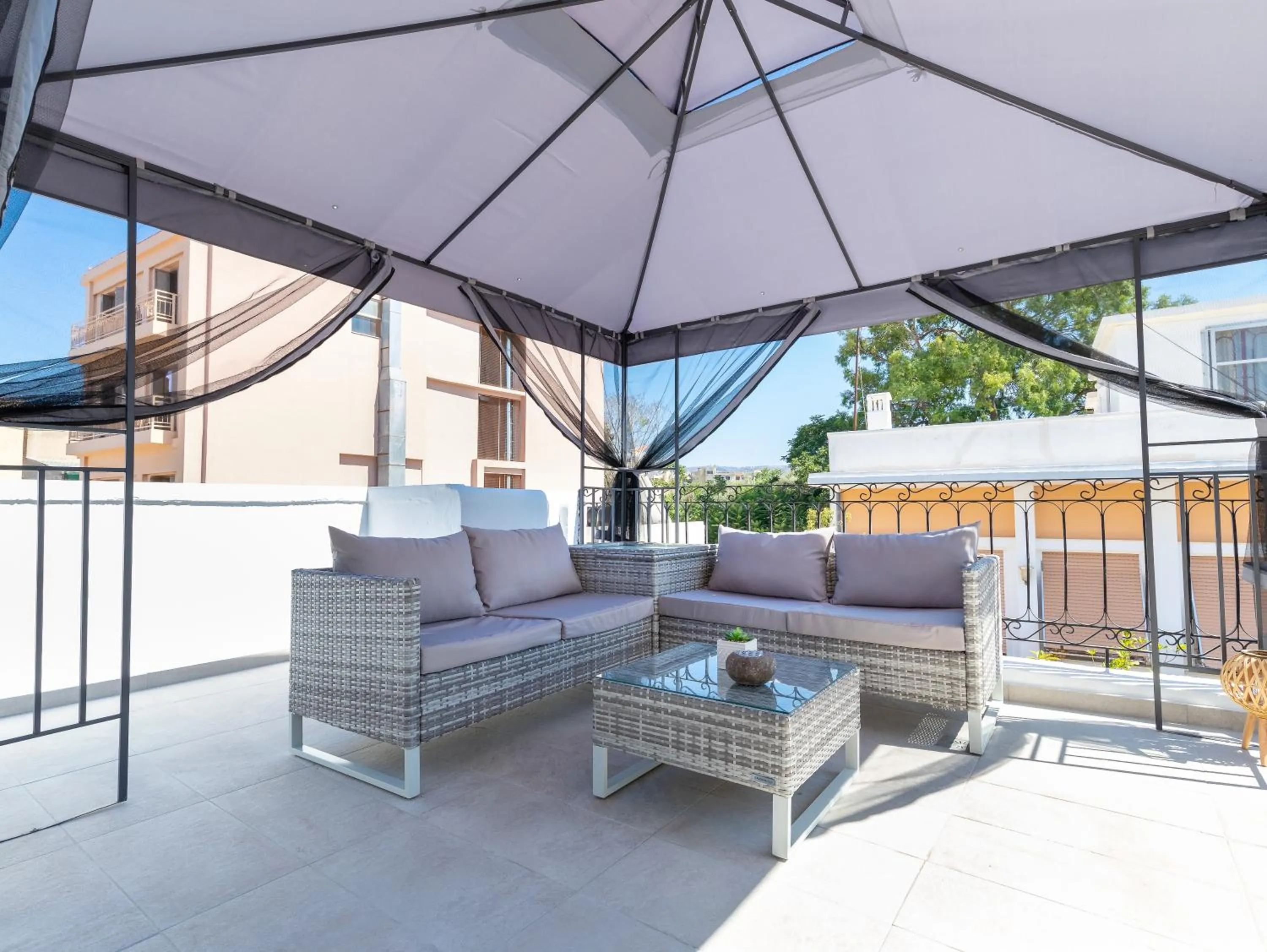 Balcony/Terrace in Metropolitan Pearl Boutique Hotel