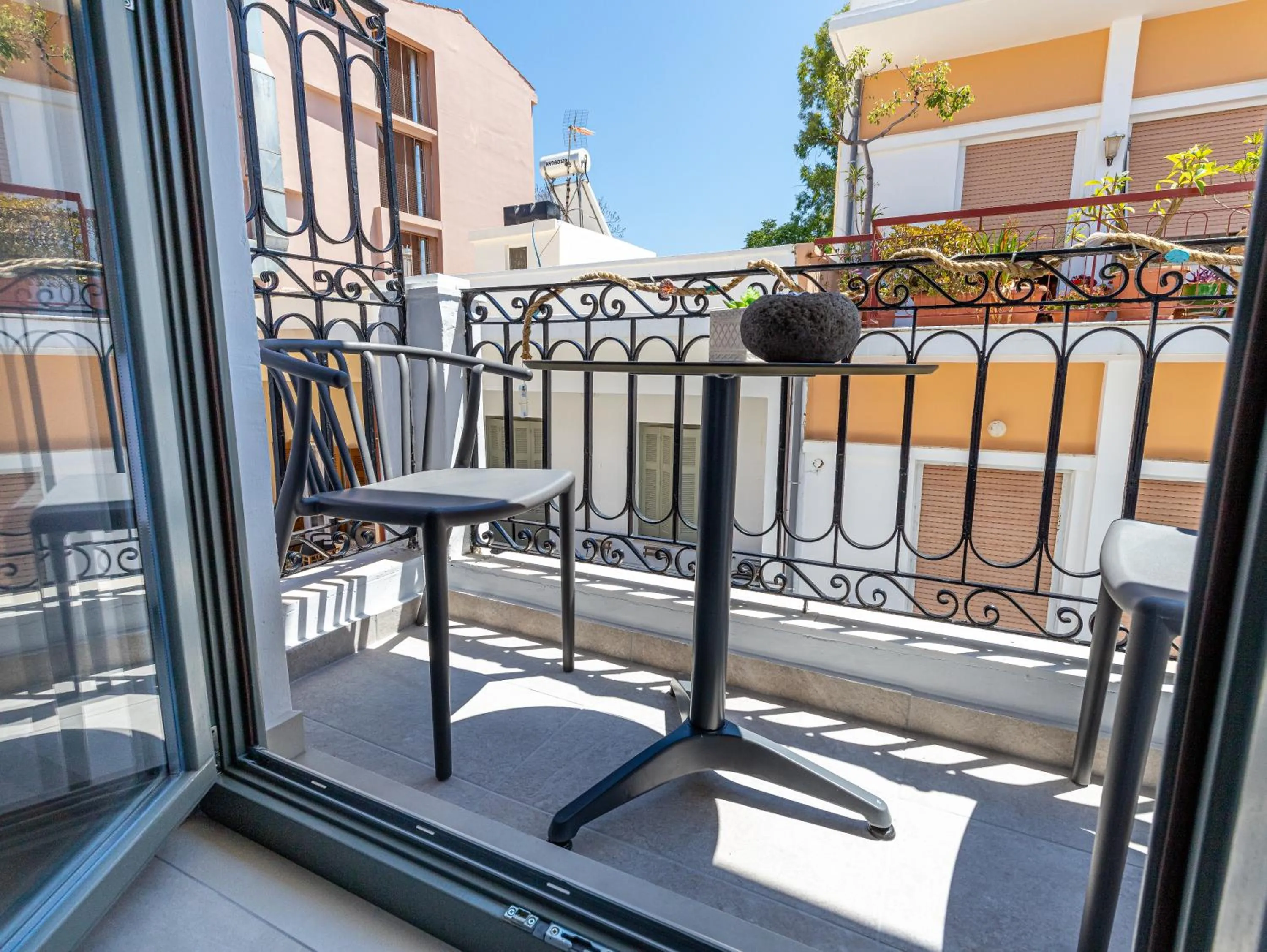 Balcony/Terrace in Metropolitan Pearl Boutique Hotel