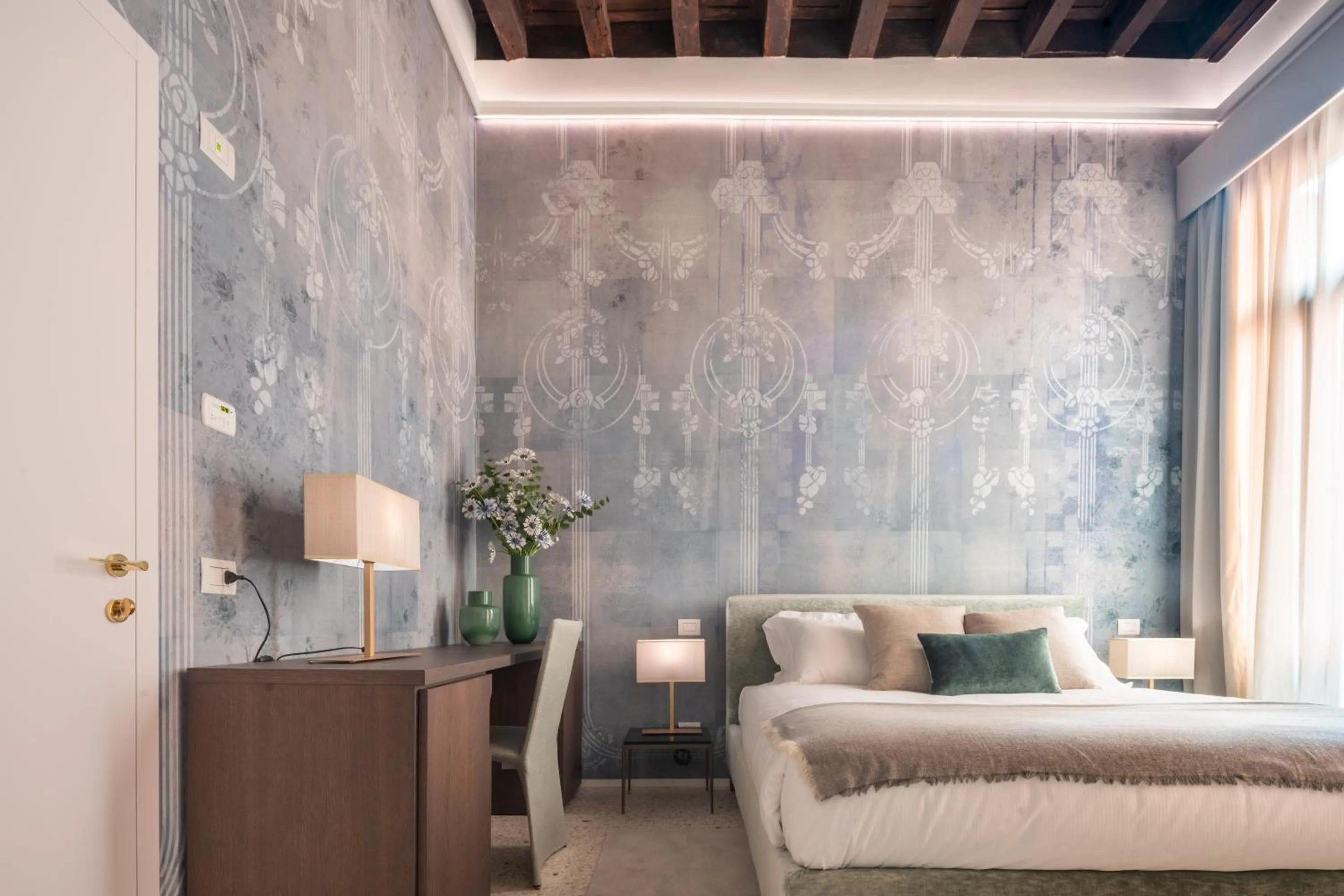 Bedroom, Bed in Ninfea Luxury Suites