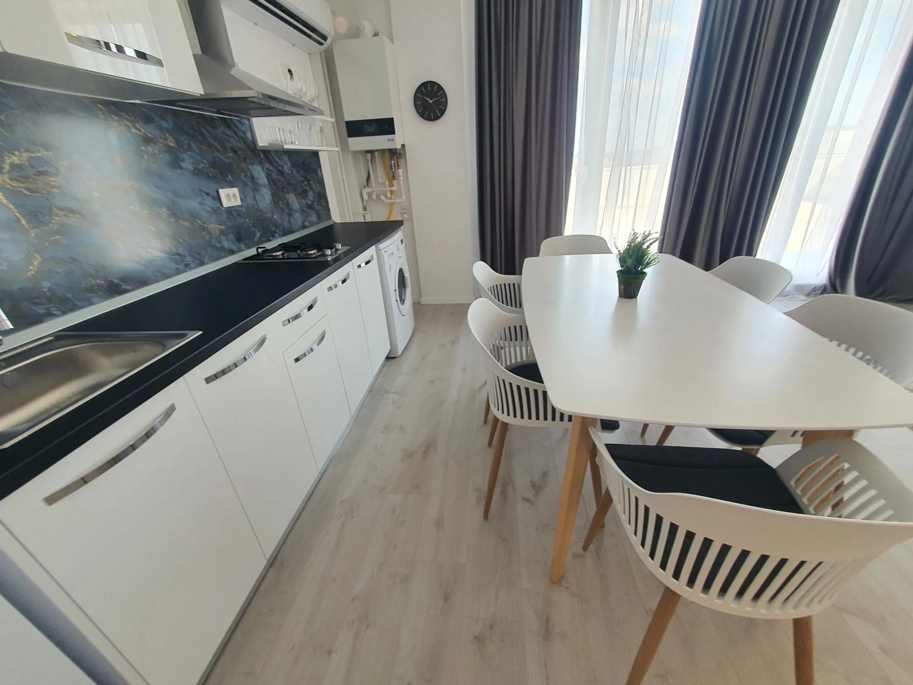 Kitchen or kitchenette in Grey Residence Apartments