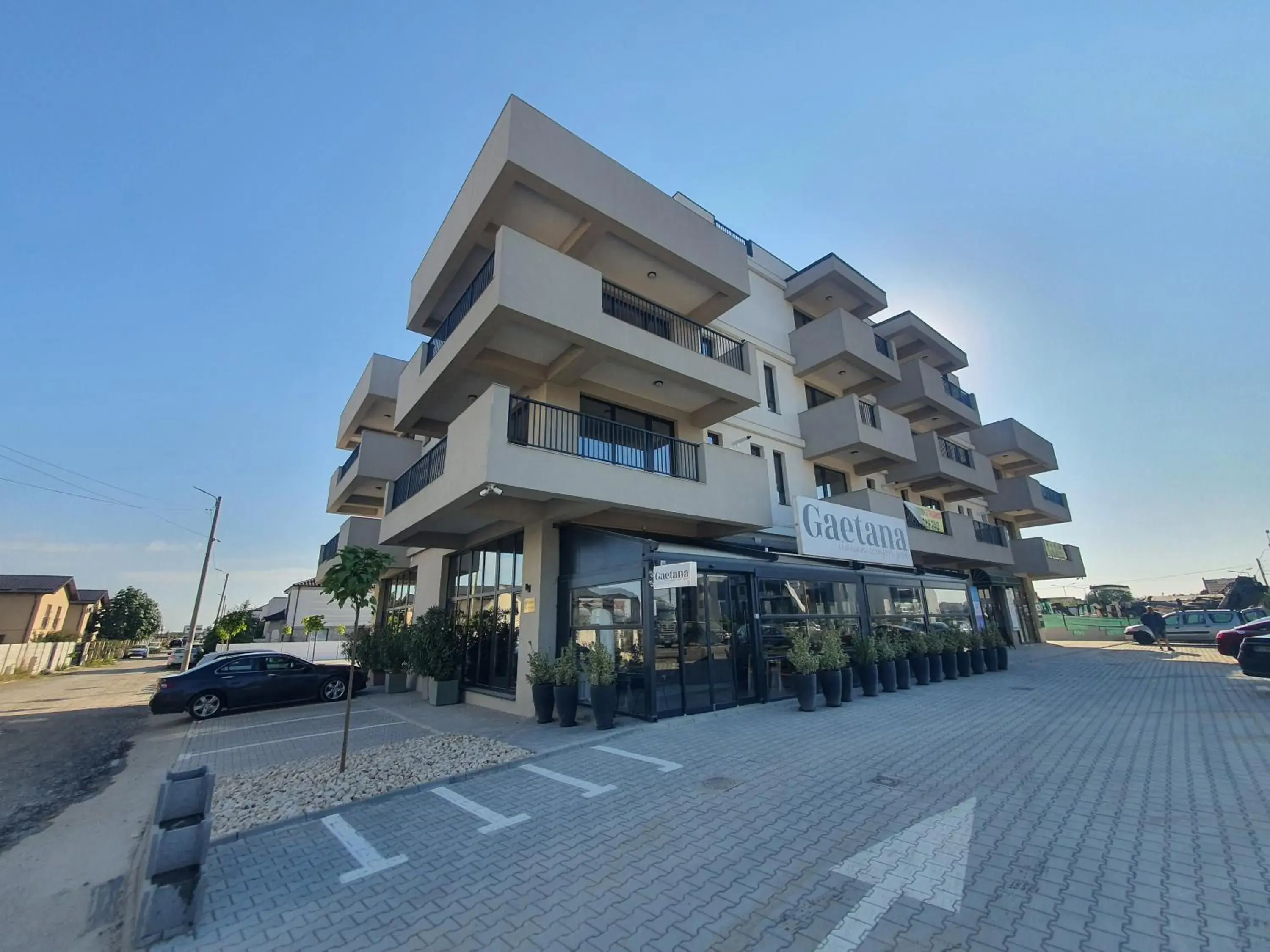 Apartment with Balcony in Grey Residence Apartments Apartment with Balcony in Grey Residence Apartments
