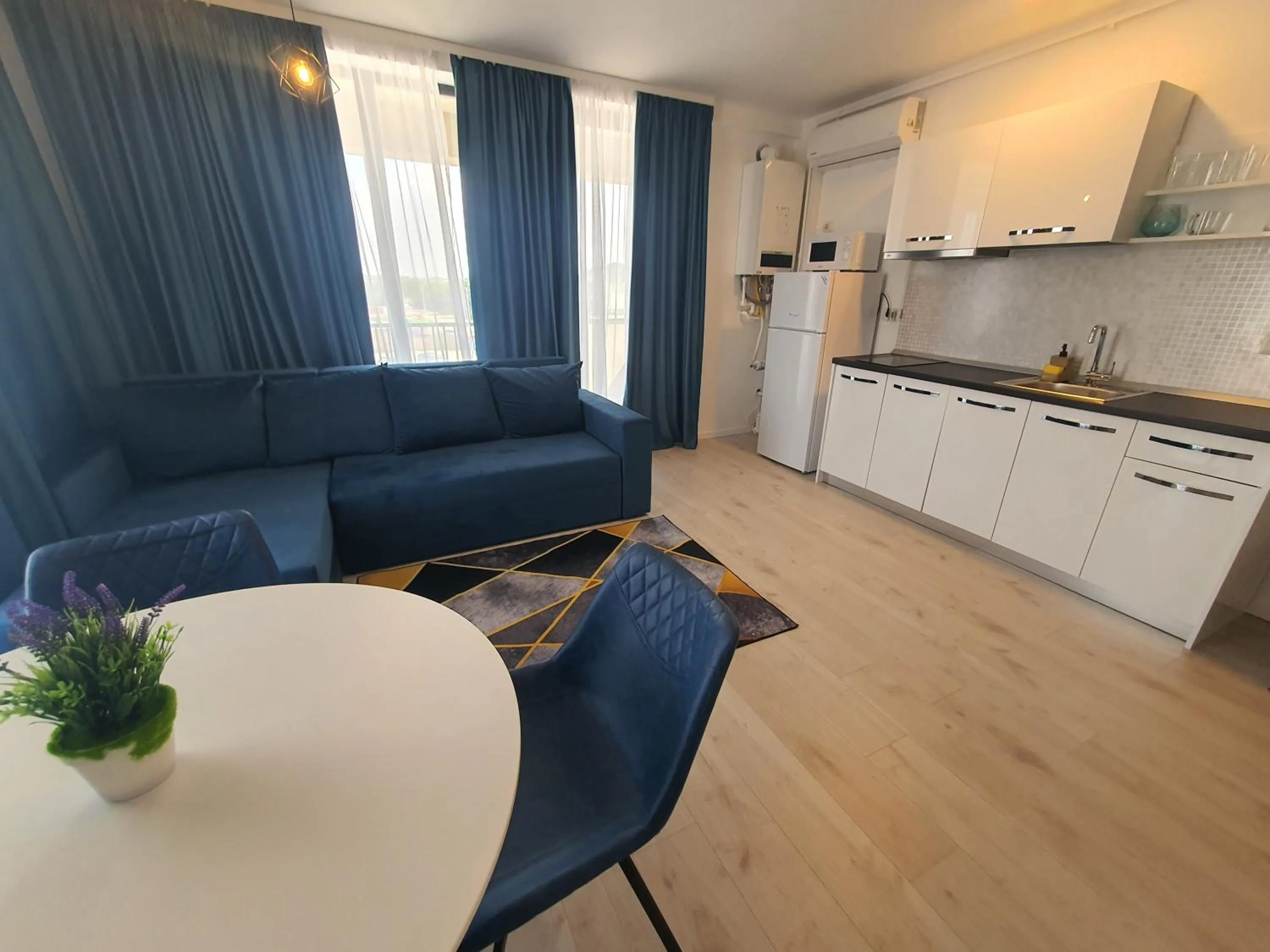 Kitchen or kitchenette in Grey Residence Apartments