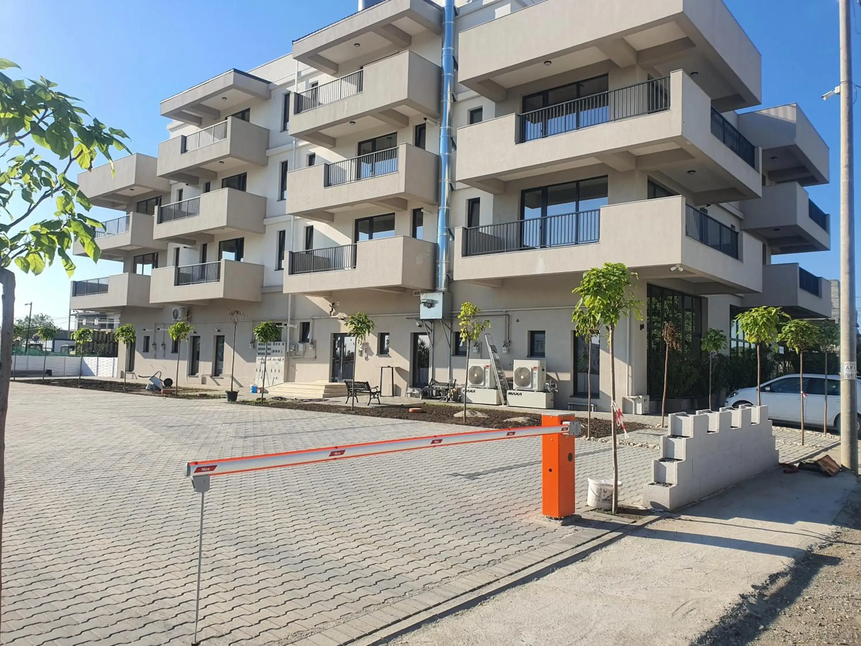 Studio with Terrace in Grey Residence Apartments Studio with Terrace in Grey Residence Apartments