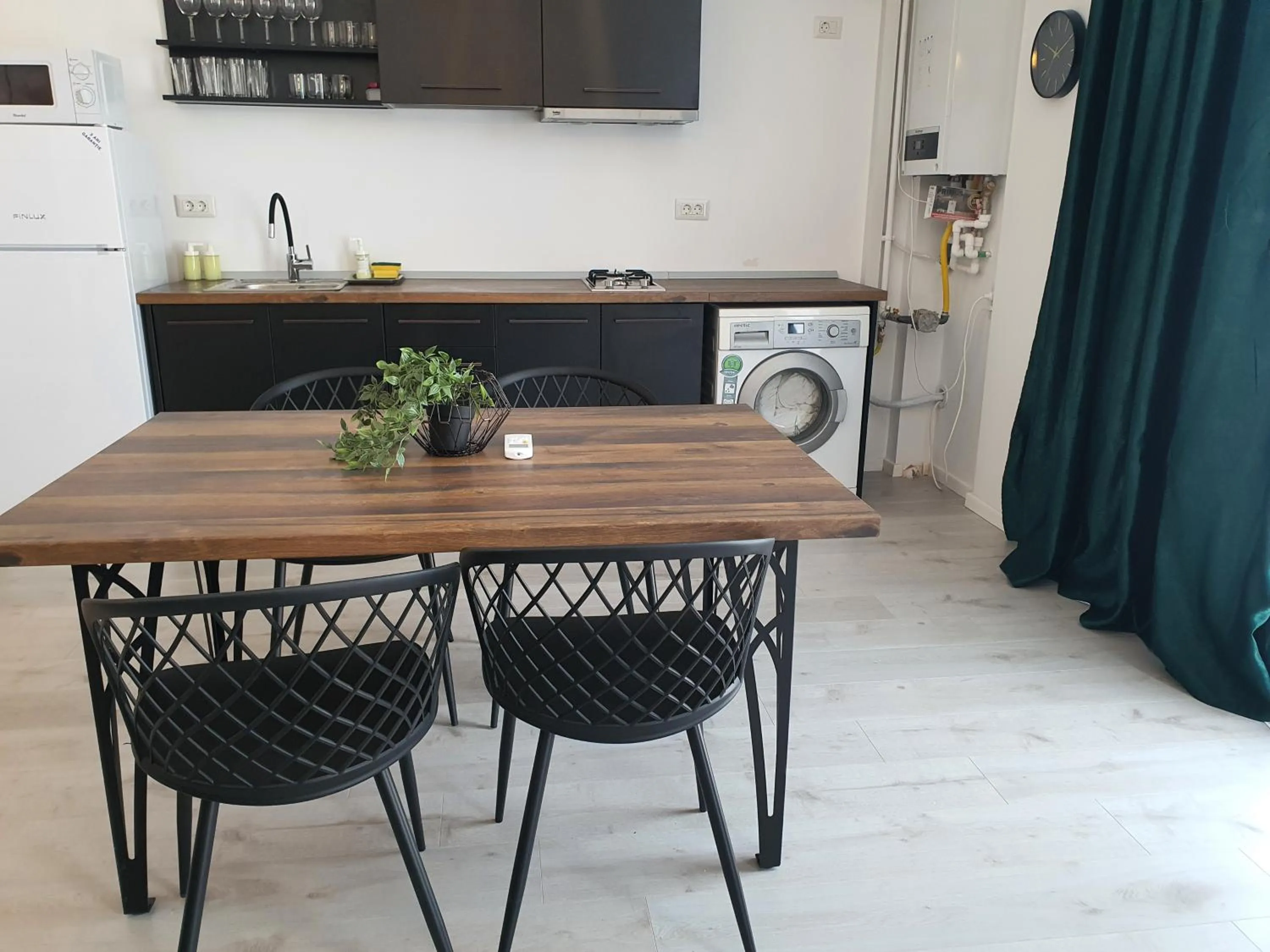 Kitchen or kitchenette in Grey Residence Apartments