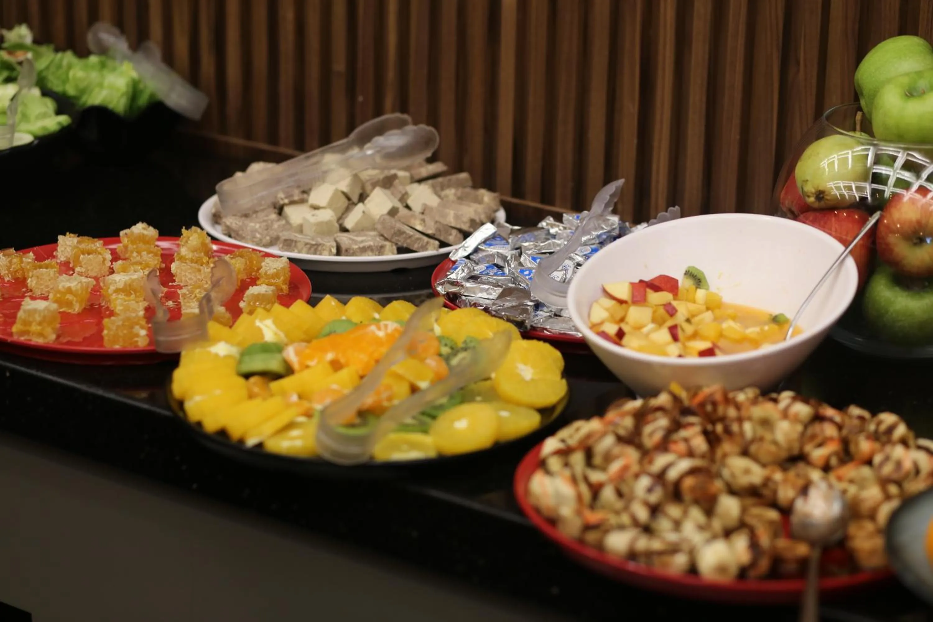 Restaurant/places to eat in Lala Grand Hotel