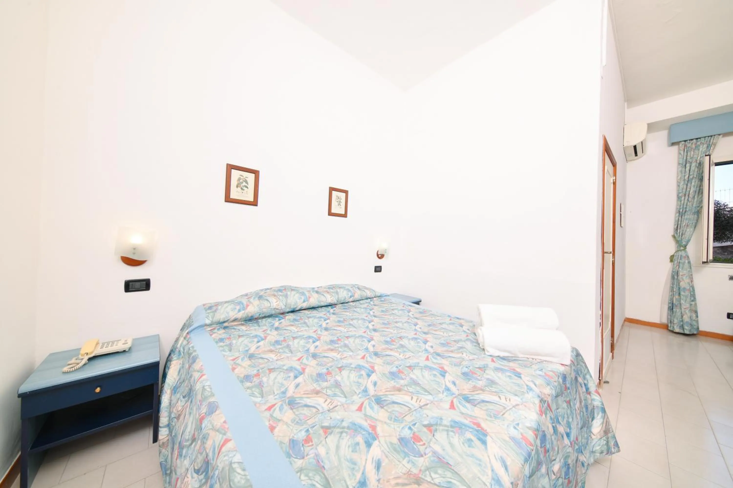 Photo of the whole room in Fortuna Beach - Seaside Hotel