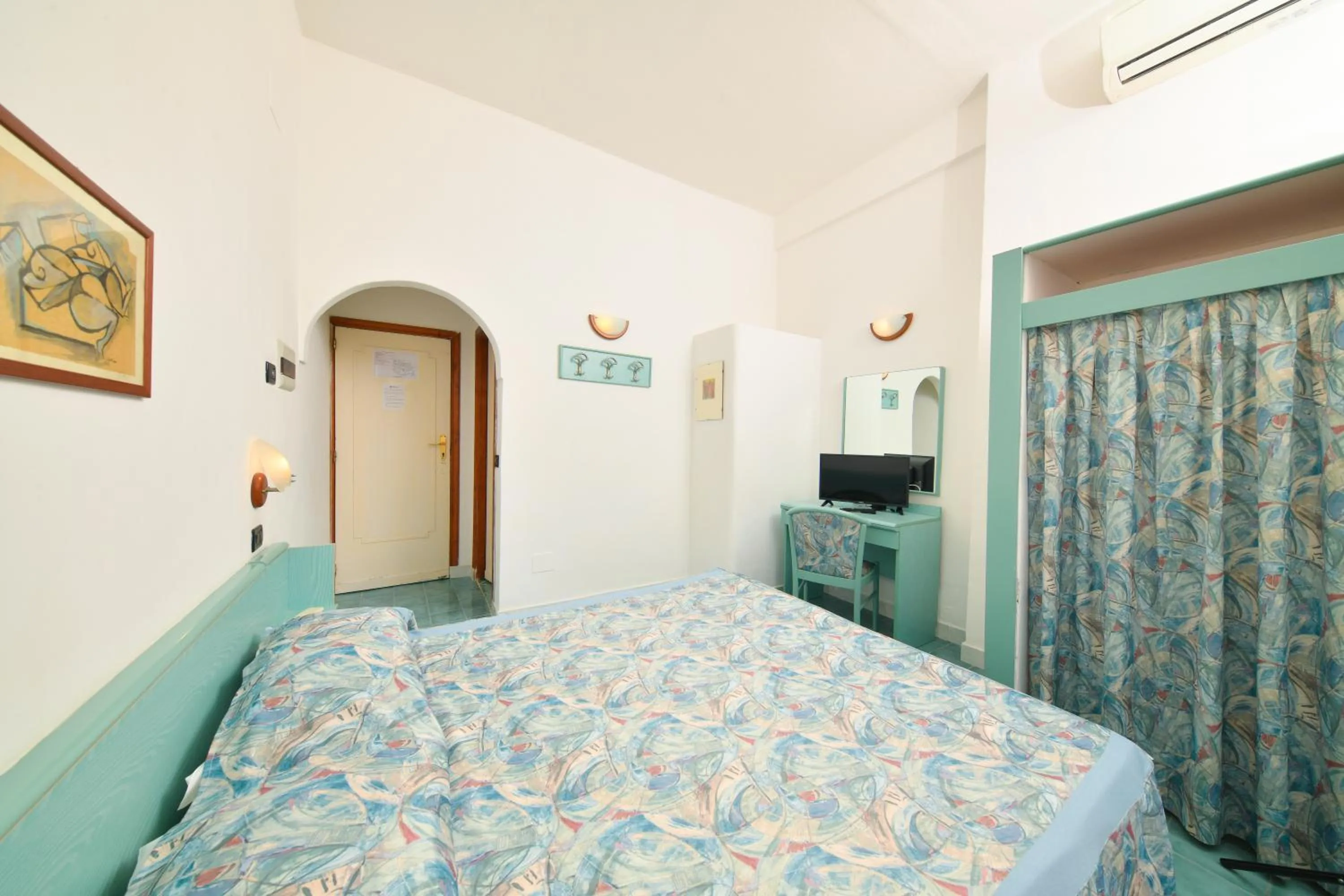 Bedroom in Fortuna Beach - Seaside Hotel