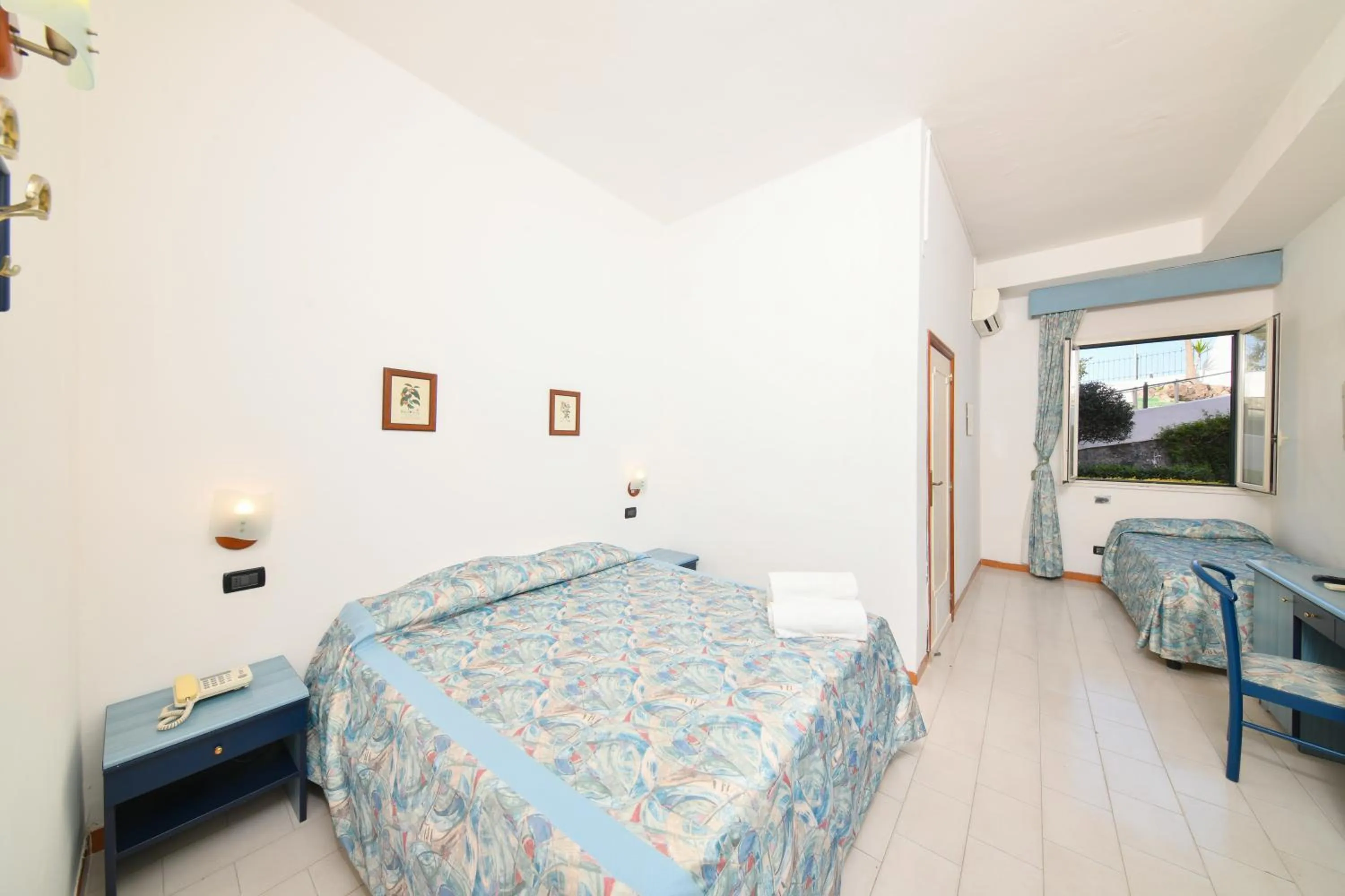 Photo of the whole room in Fortuna Beach - Seaside Hotel