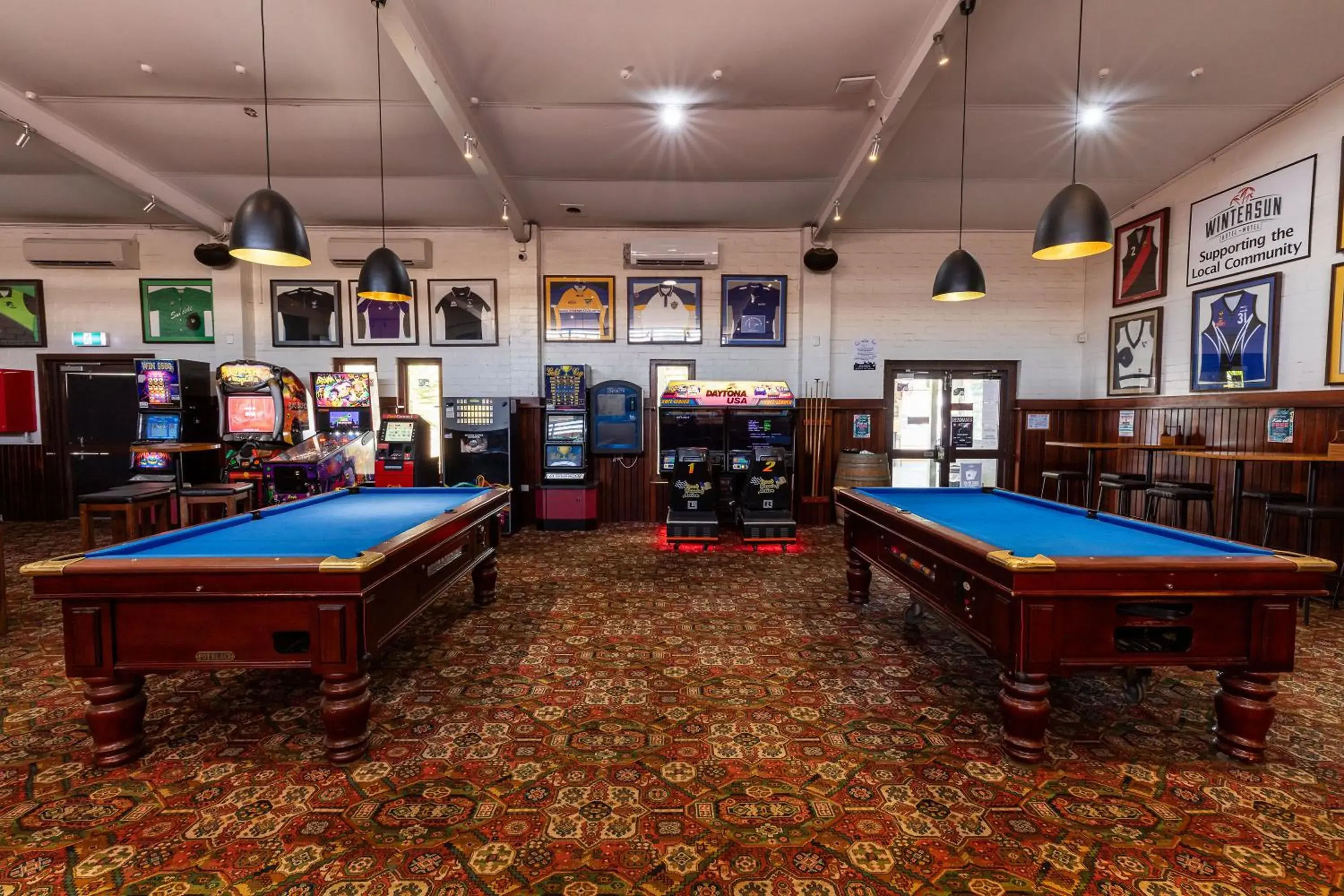 Lounge or bar in Nightcap at Wintersun Hotel Lounge or bar in Nightcap at Wintersun Hotel