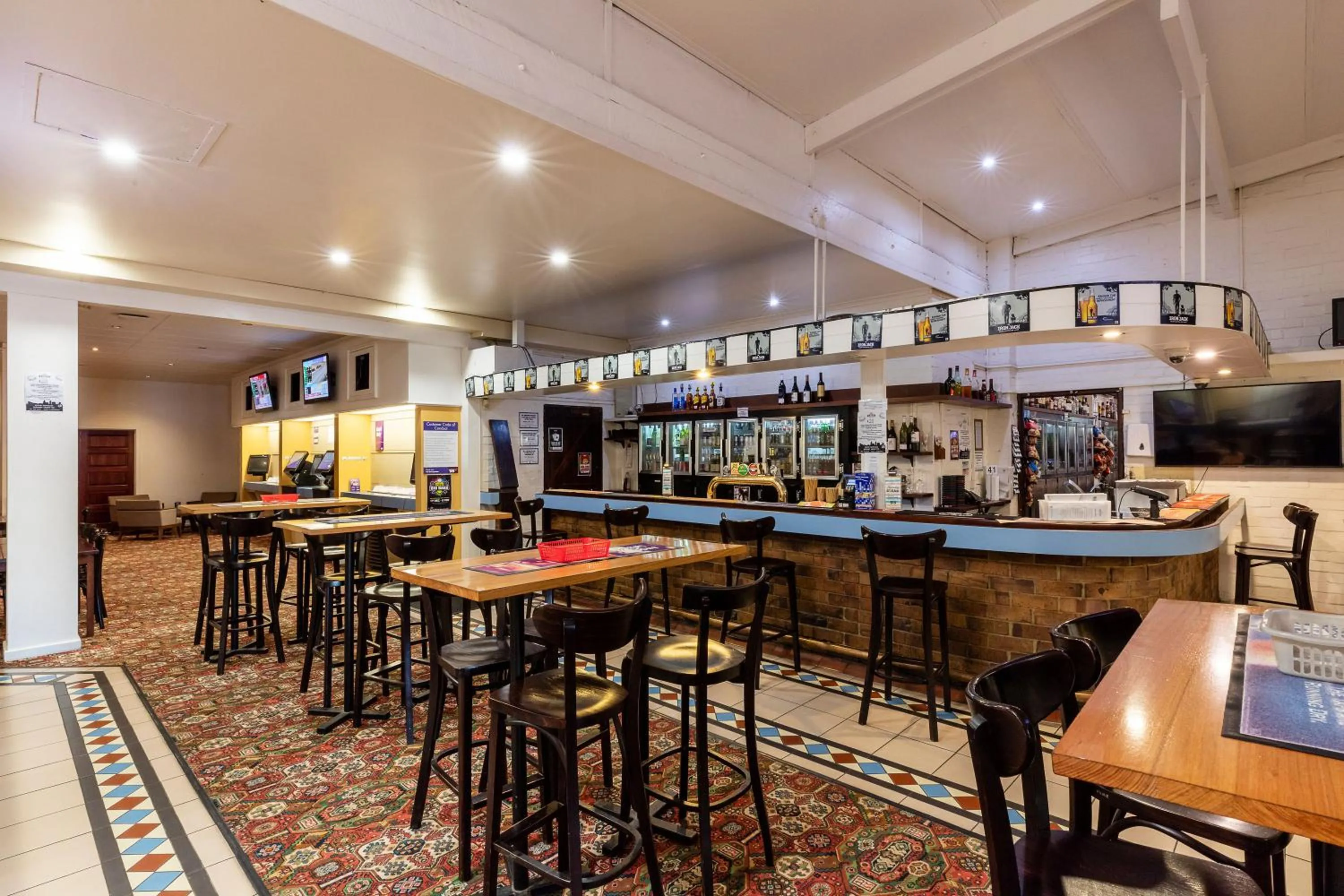 Lounge or bar in Nightcap at Wintersun Hotel