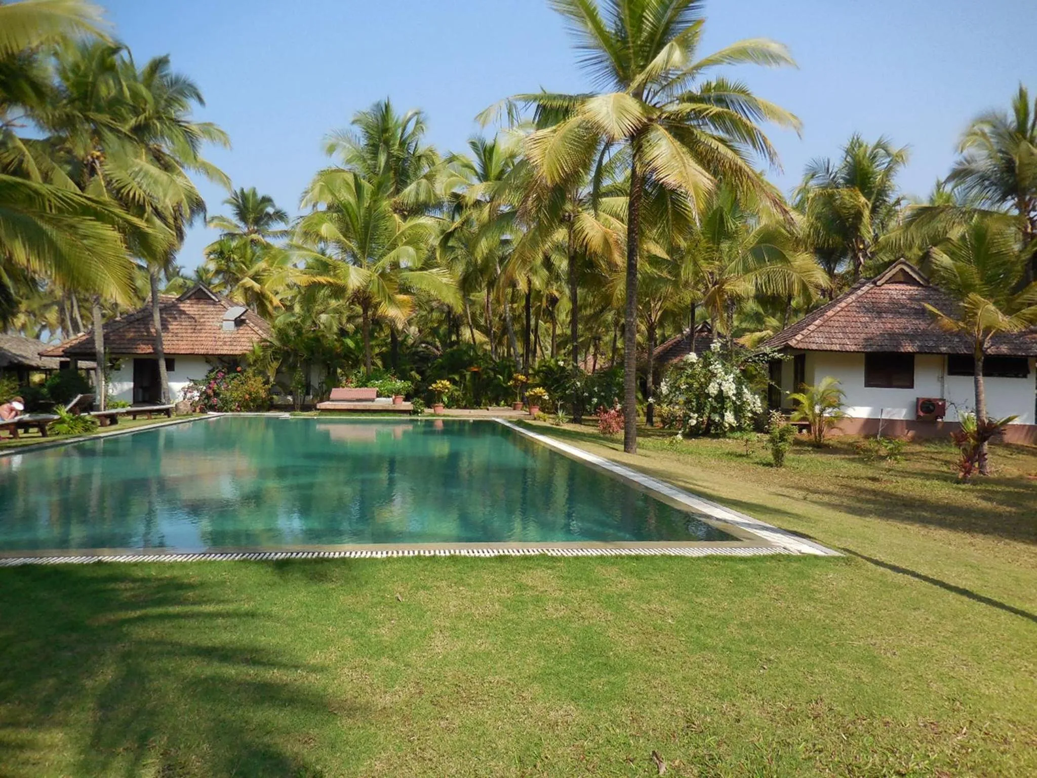 Swimming pool in Kanan Beach Resort