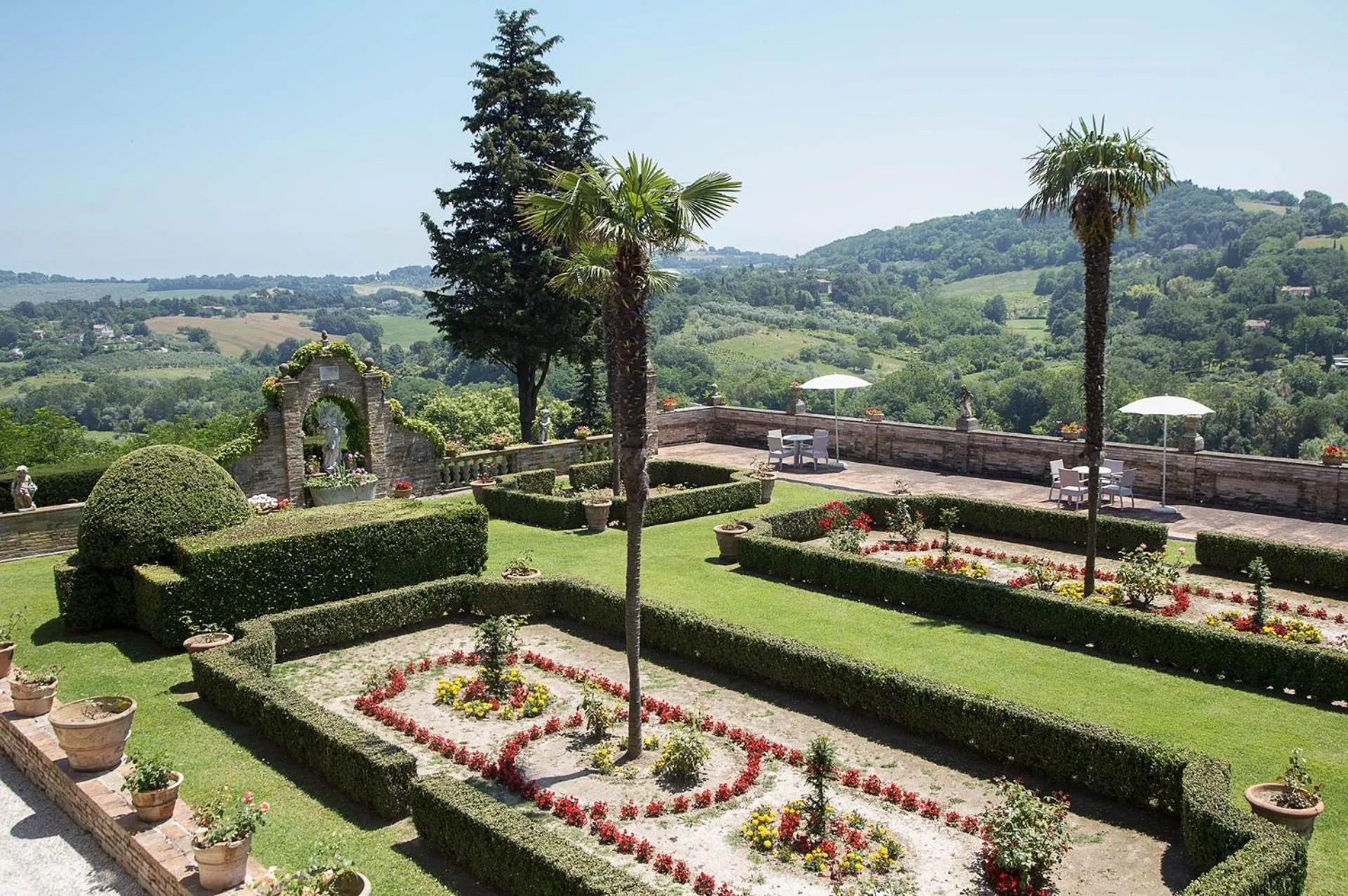 Garden in Villa Cattani Stuart XVII secolo