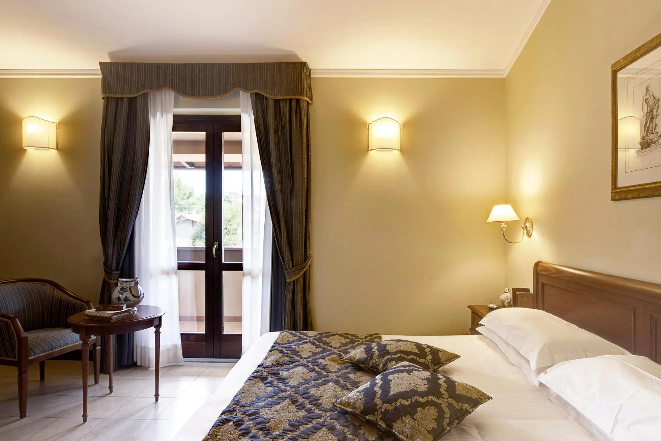 Day, Bed in Villa Cattani Stuart XVII secolo