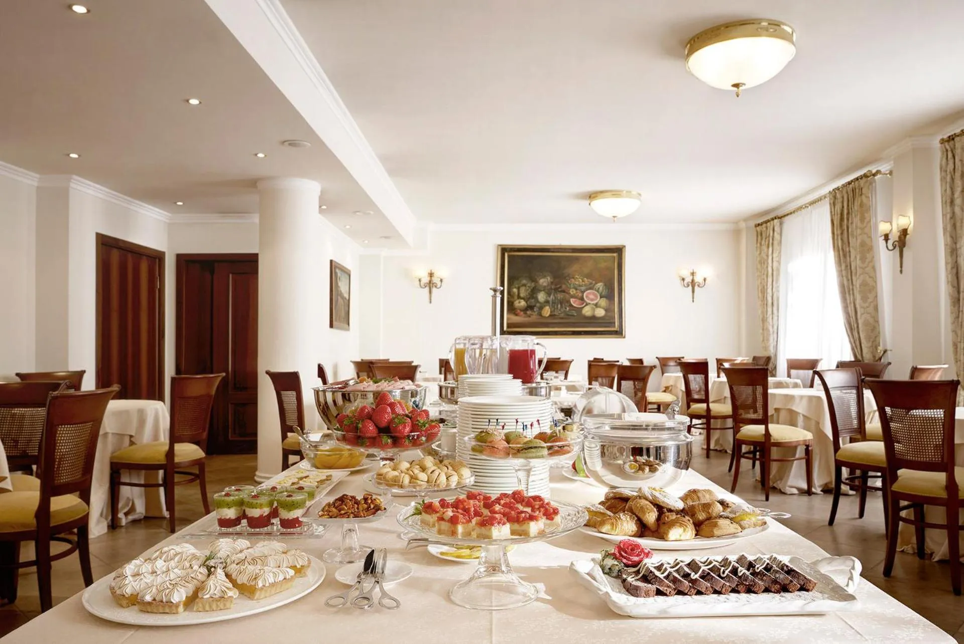 Buffet breakfast in Villa Cattani Stuart XVII secolo
