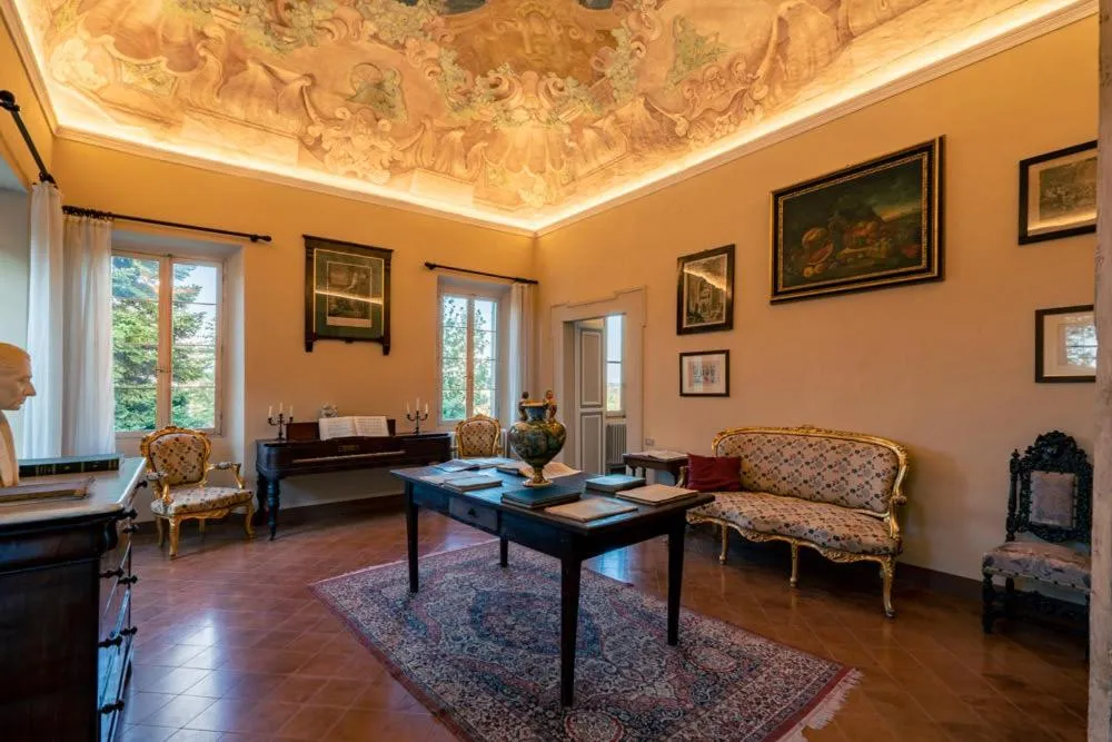 Decorative detail in Villa Cattani Stuart XVII secolo