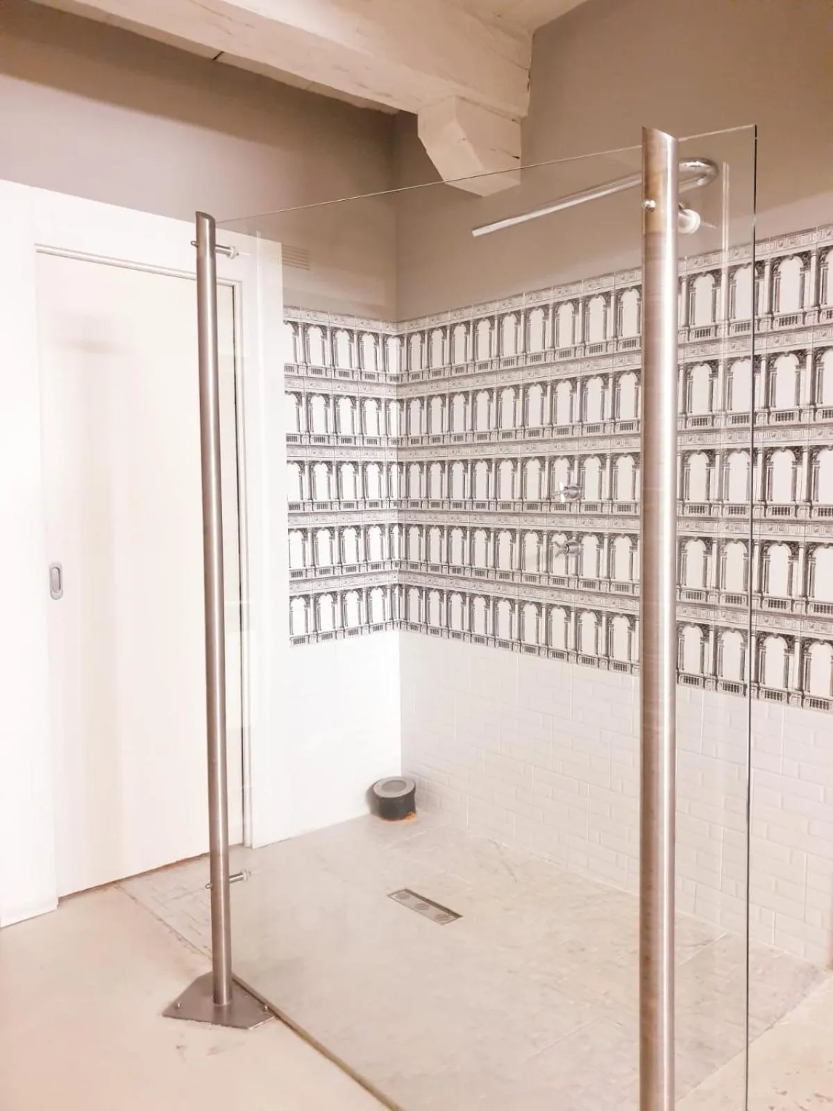 Shower in Hotel Aracoeli