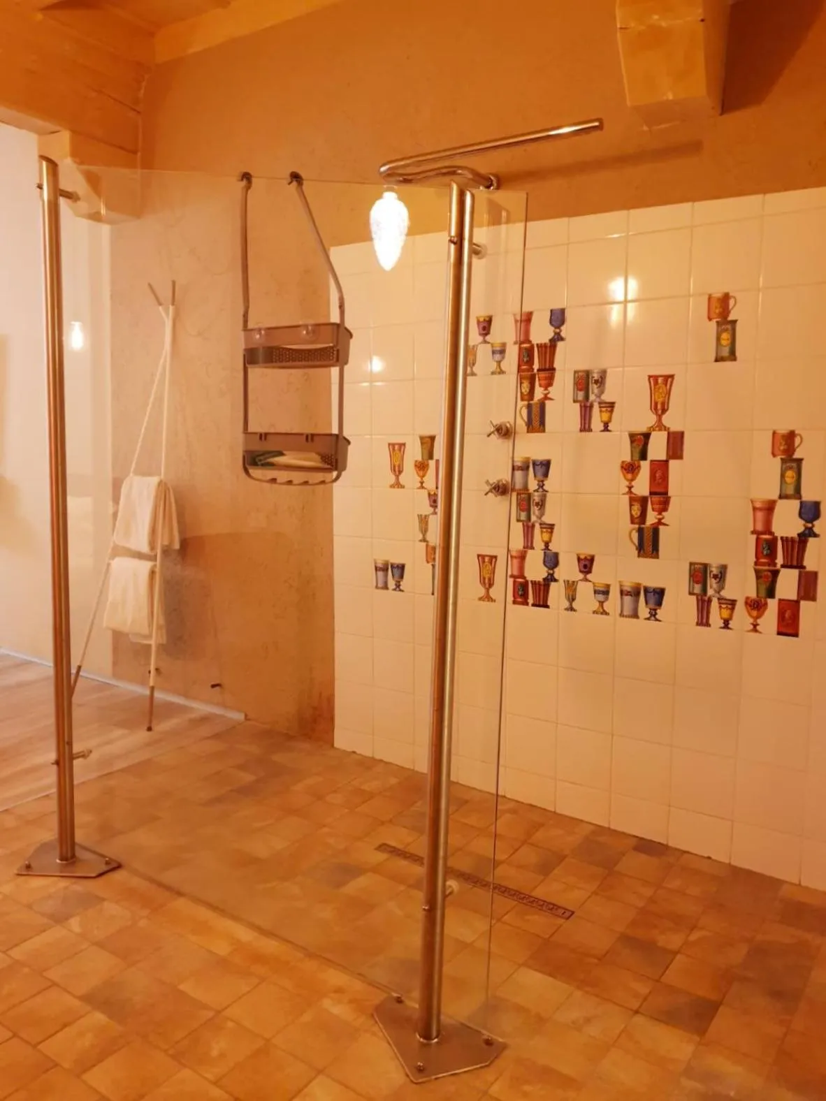 Shower in Hotel Aracoeli