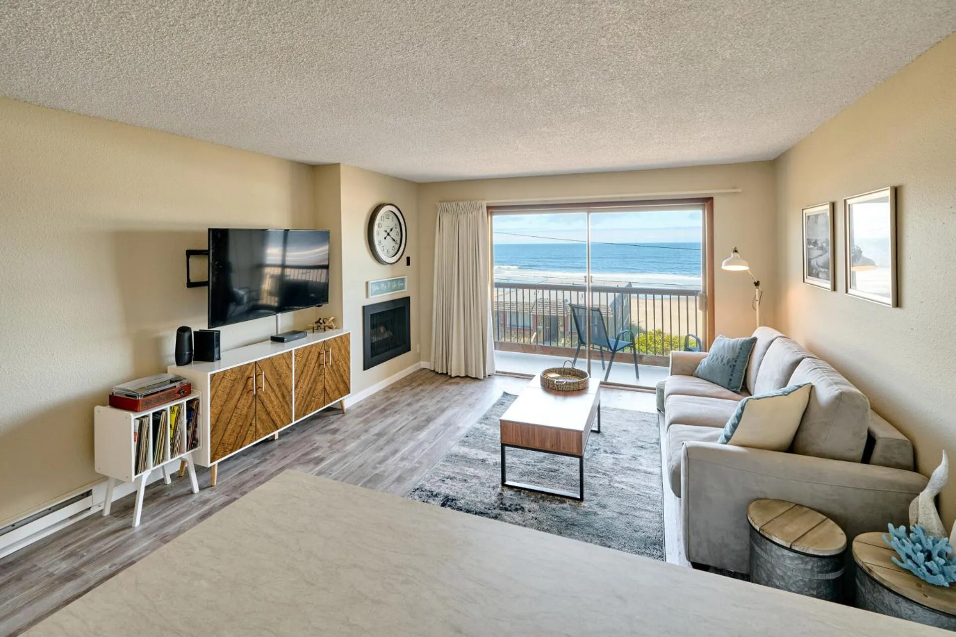 Living room in Surftides Plaza Rentals