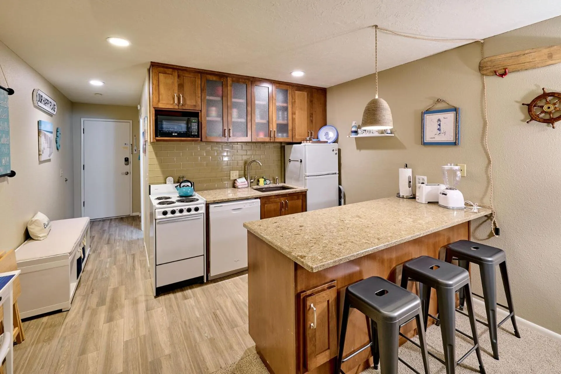 Kitchen or kitchenette in Surftides Plaza Rentals