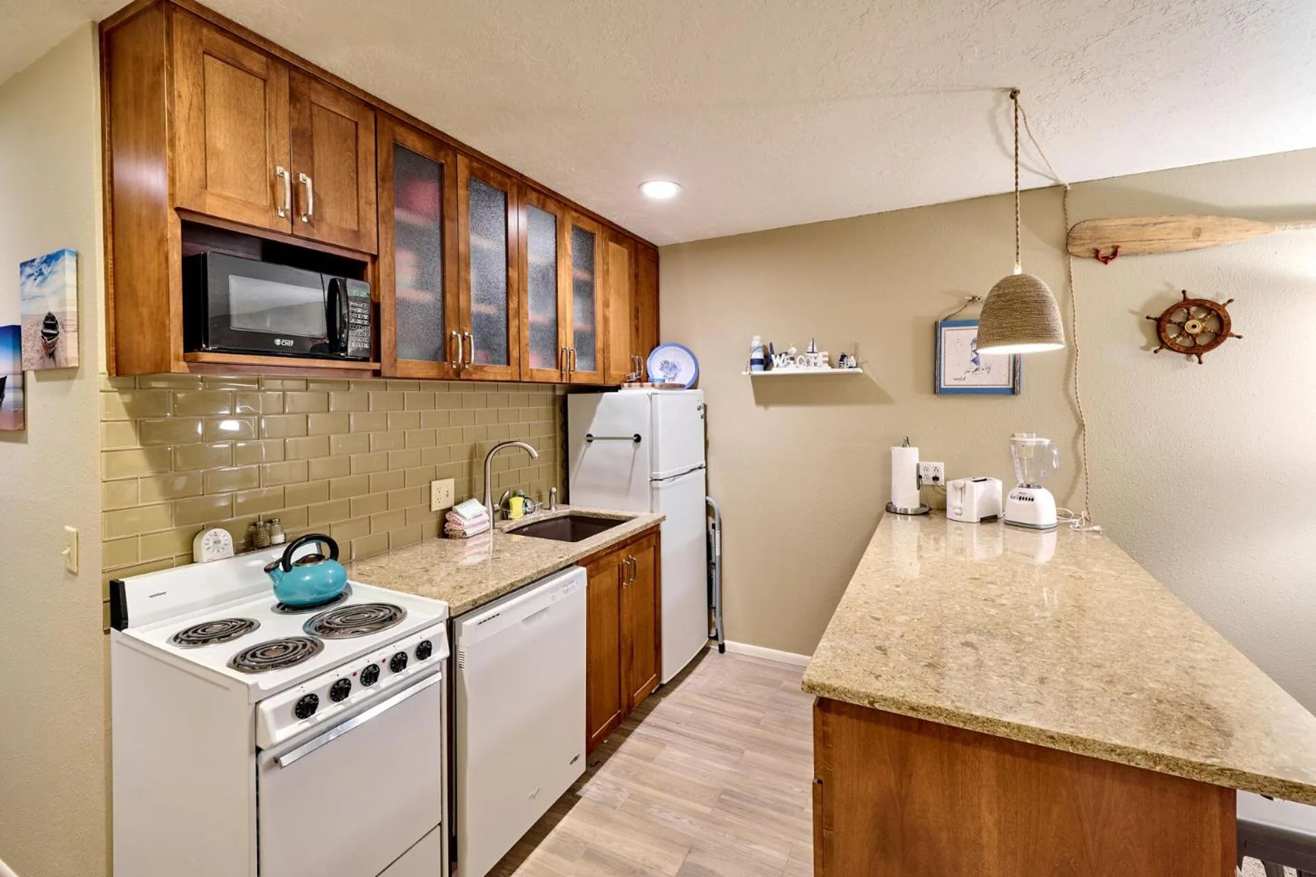 Kitchen or kitchenette in Surftides Plaza Rentals