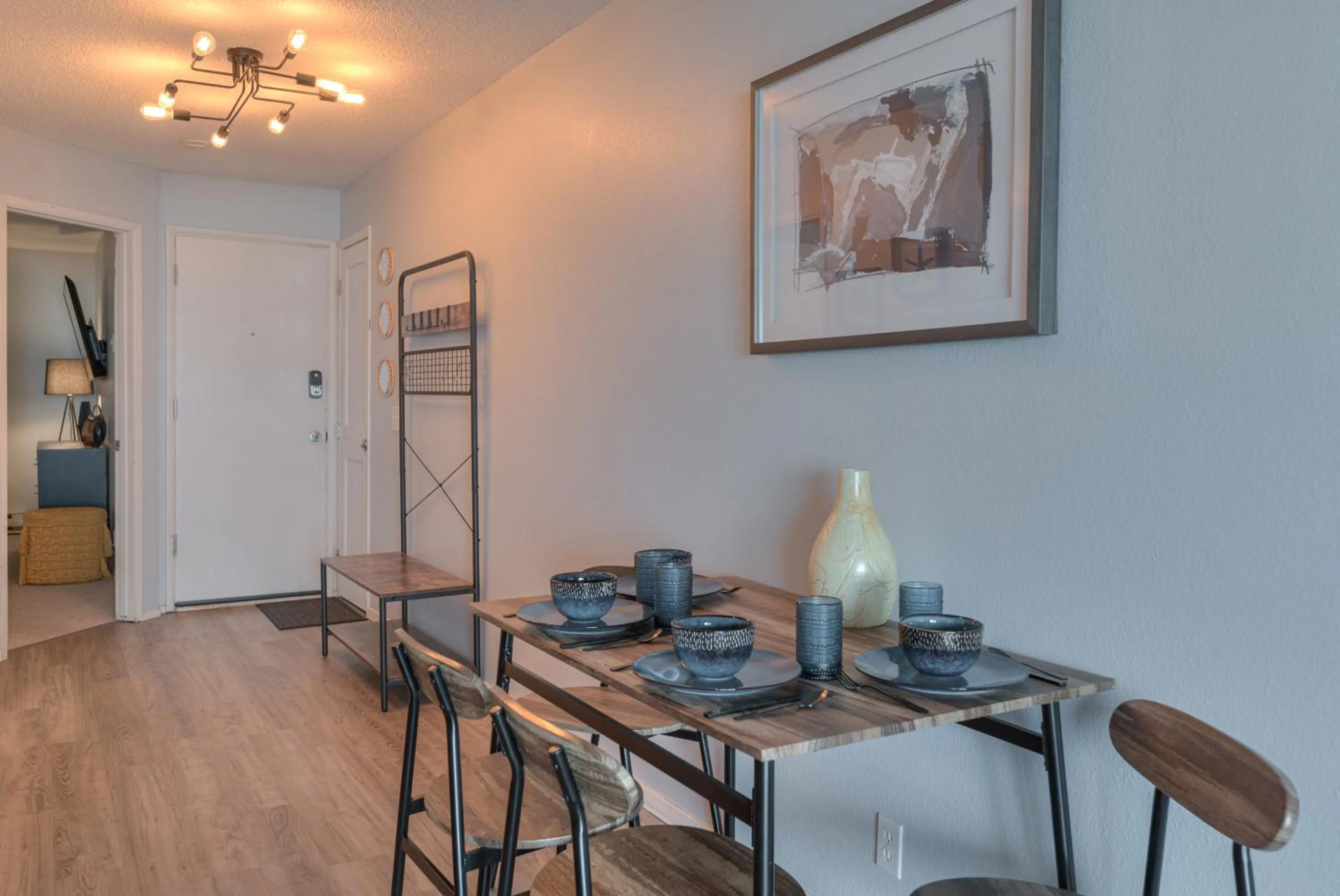 Dining area in Surftides Plaza Rentals