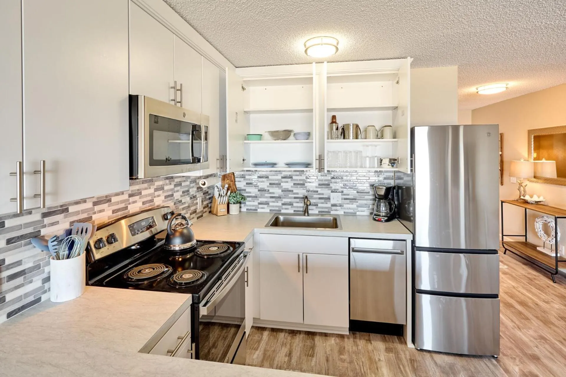 Kitchen or kitchenette in Surftides Plaza Rentals