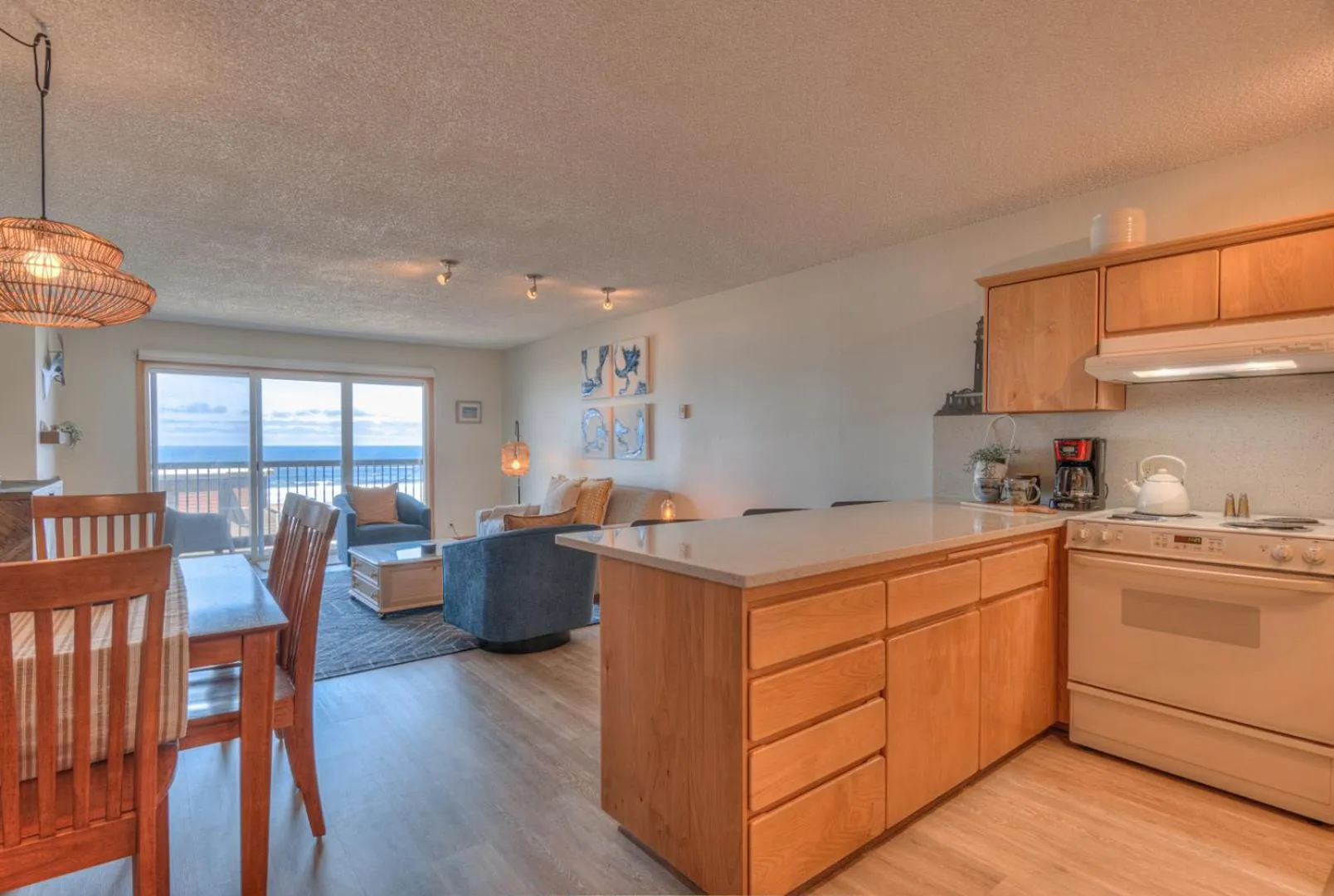 Kitchen or kitchenette in Surftides Plaza Rentals