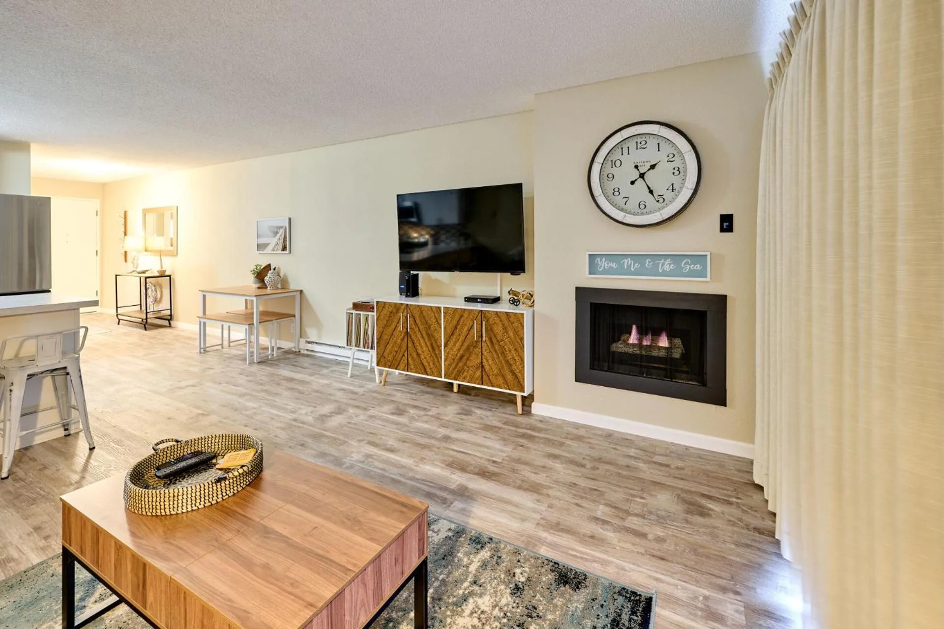 TV and multimedia in Surftides Plaza Rentals