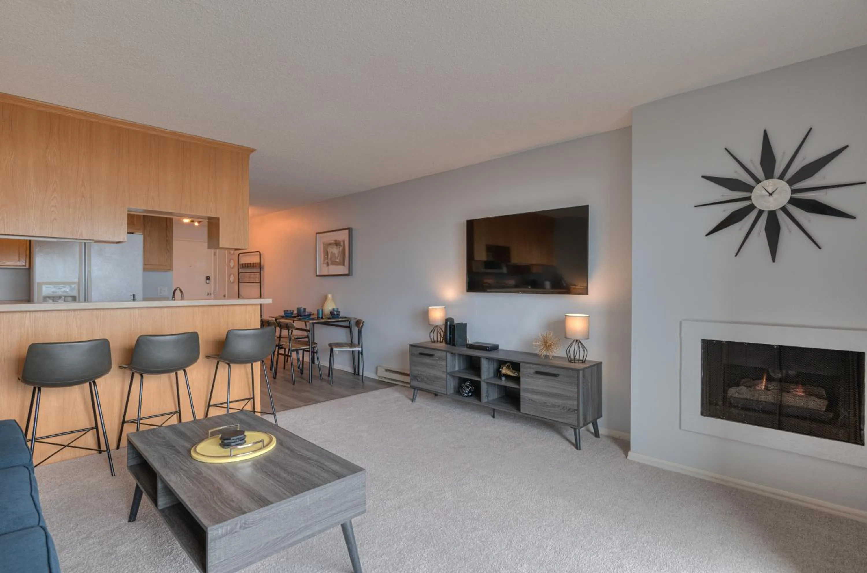 TV and multimedia in Surftides Plaza Rentals