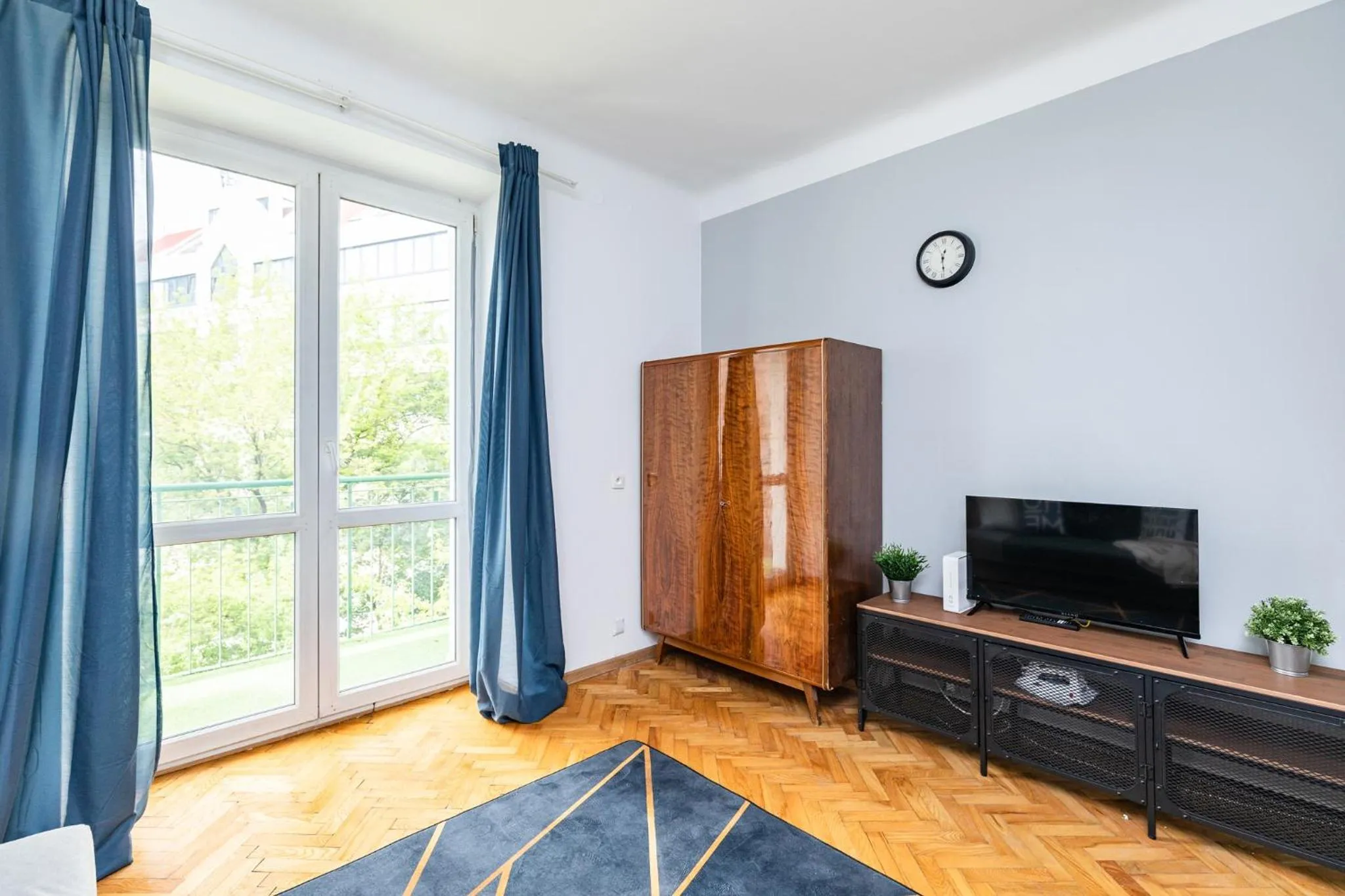 Communal lounge/ TV room in SuperApart Żelazna 29 - Blisko Złotych Tarasów