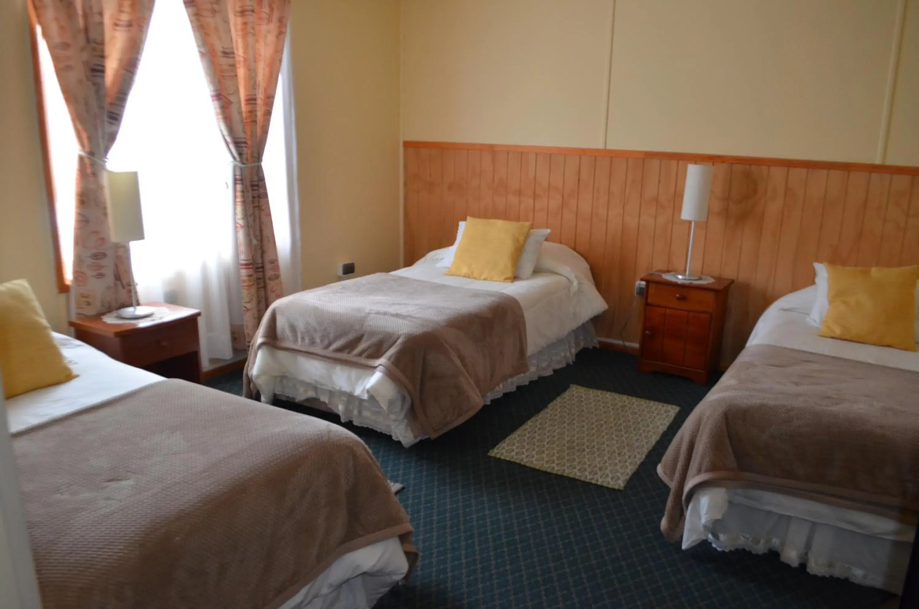 Triple Room with Private Bathroom in Hostal Los Pinos Triple Room with Private Bathroom in Hostal Los Pinos