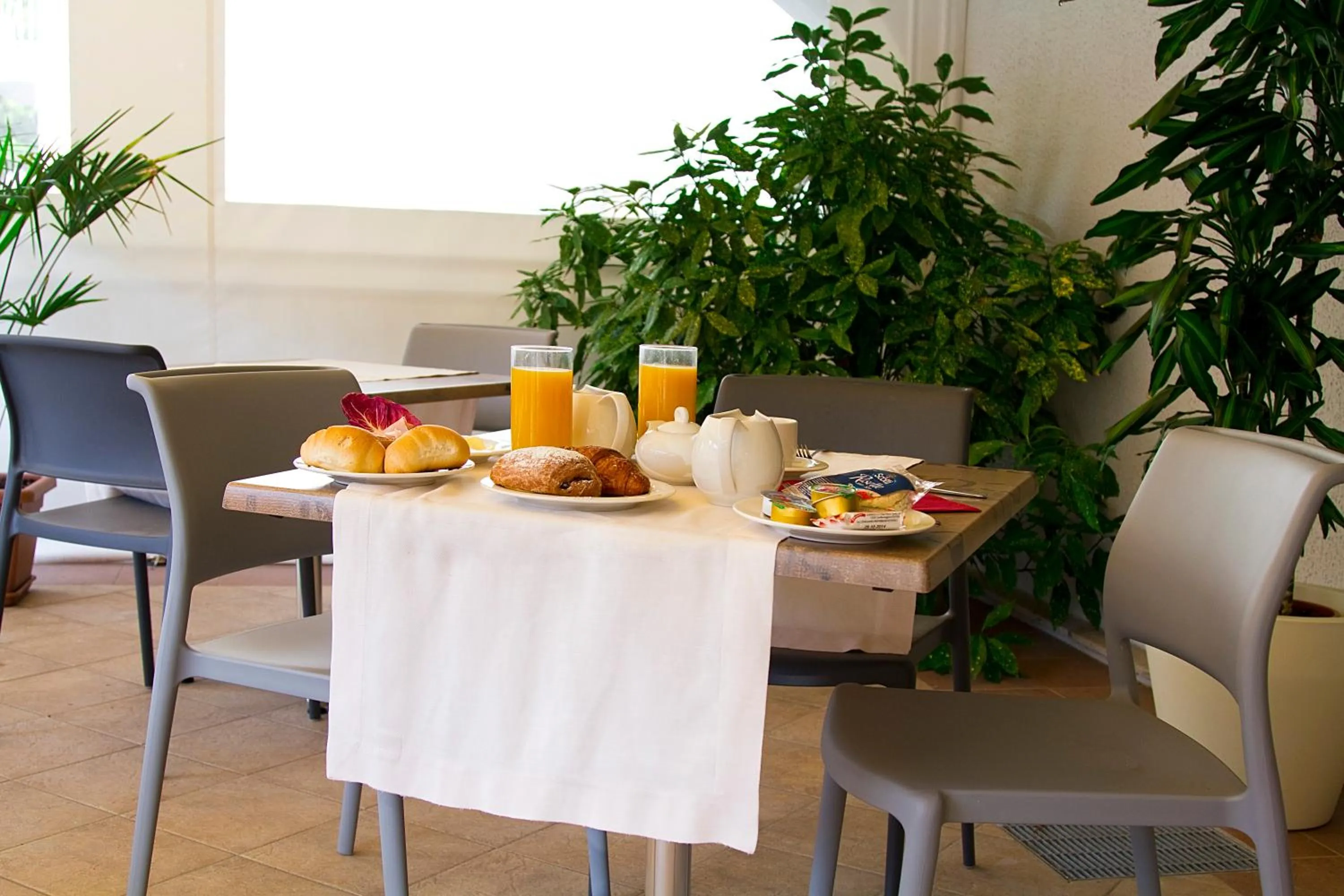 Breakfast in Aparthotel Ponza