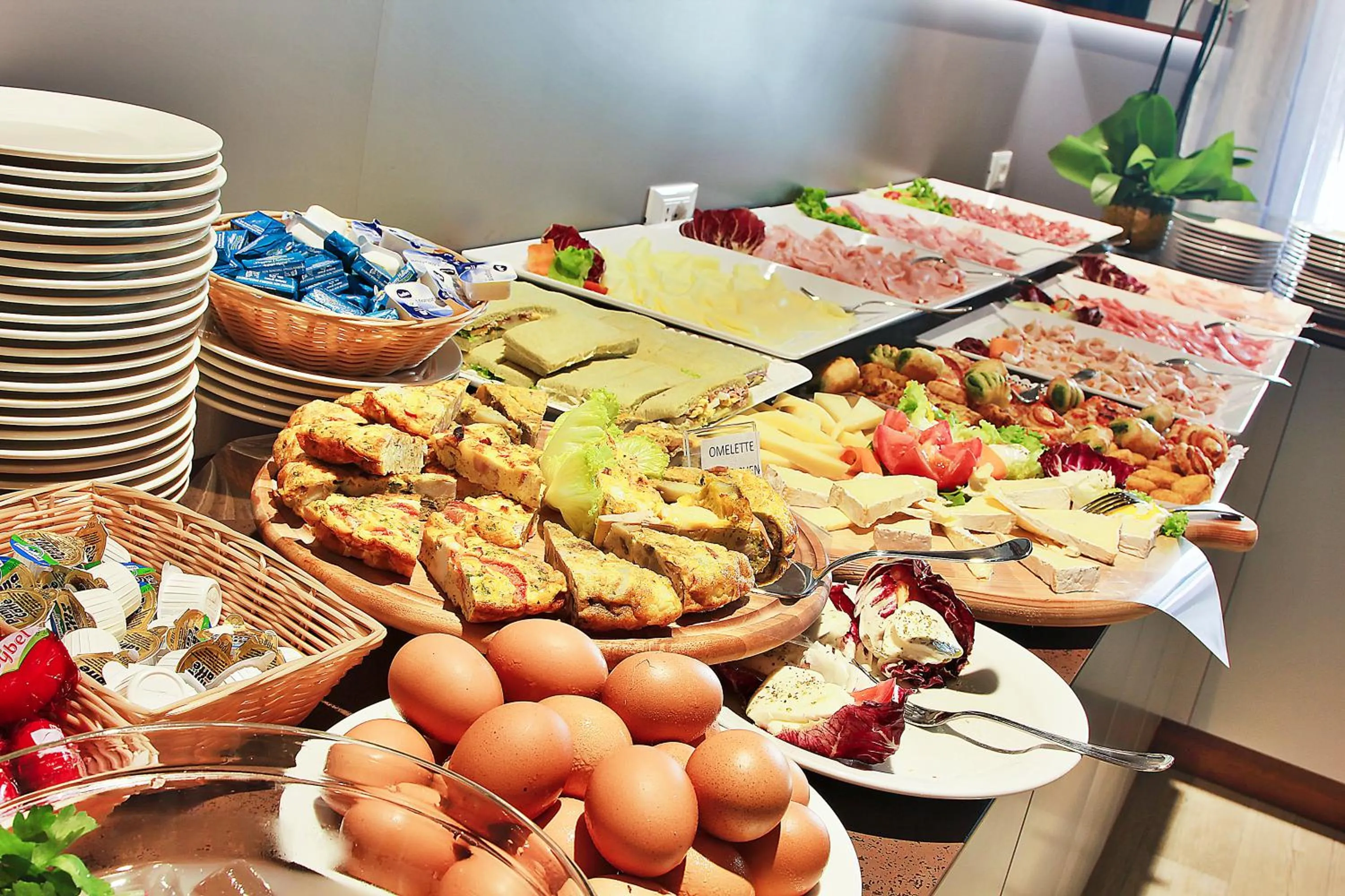 Food in Aparthotel Ponza