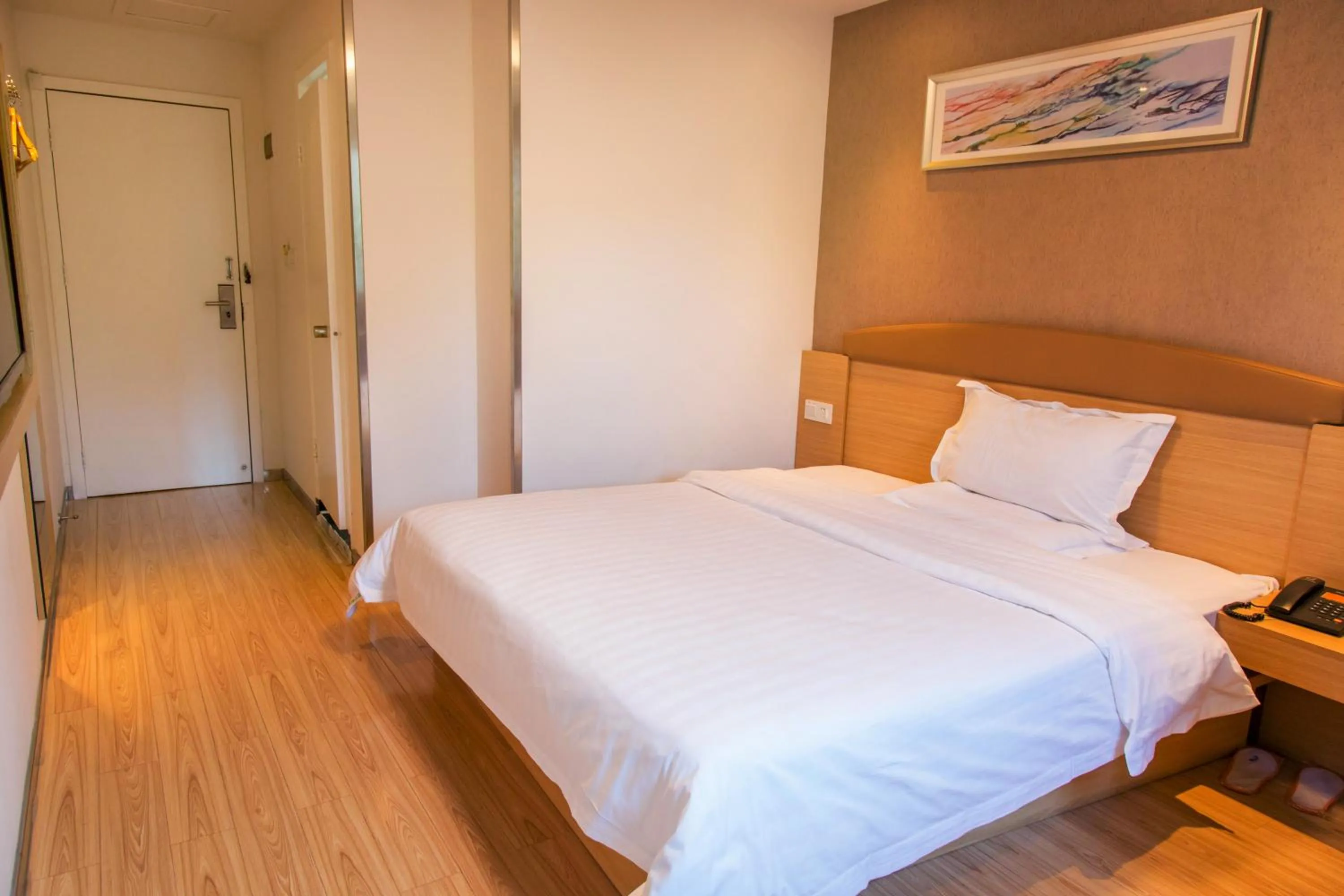 Photo of the whole room in 7Days Inn Guangzhou Kecun Metro 2nd Branch